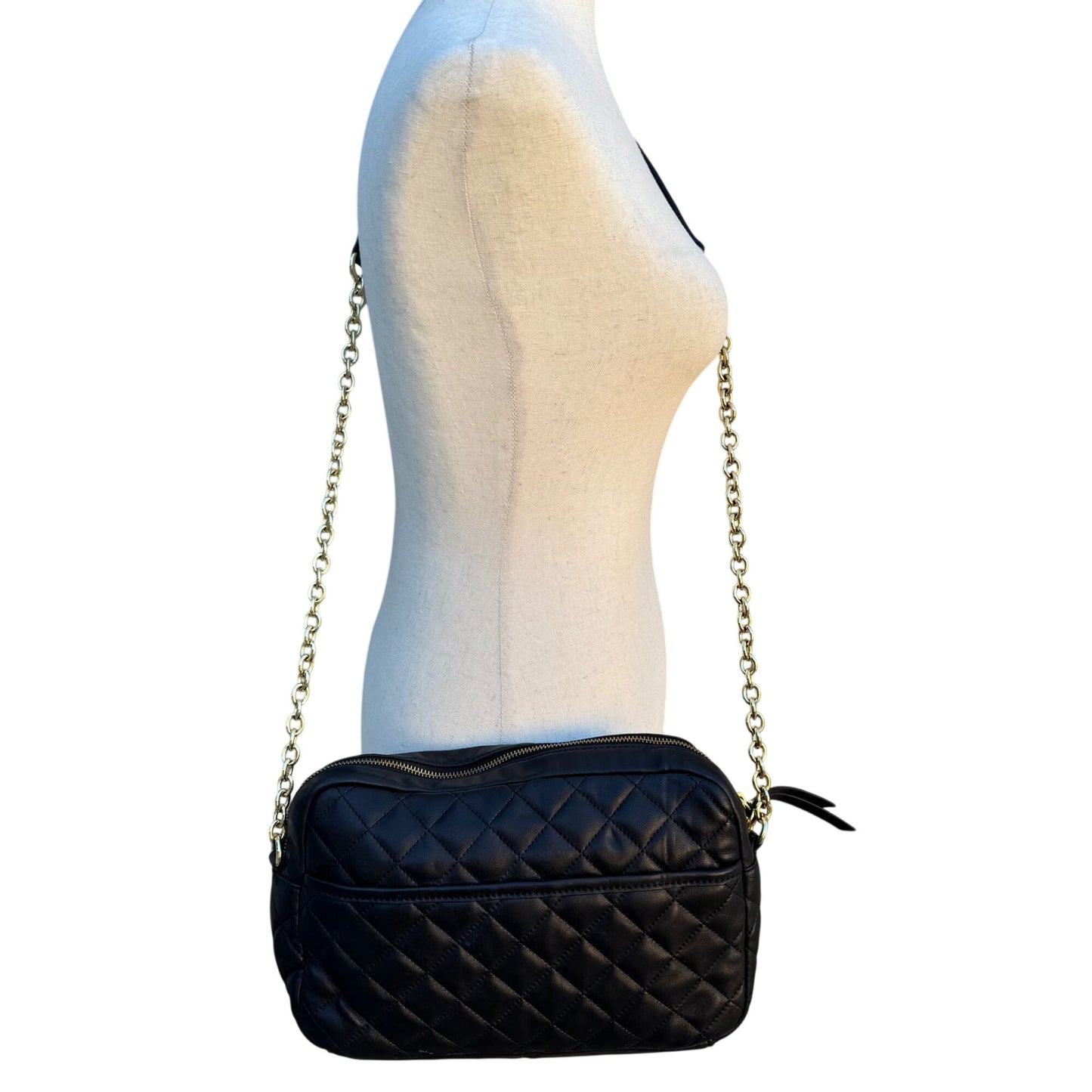 Isaac Mizrahi Black Quilted Leather Crossbody Bag Gold Chain Strap Tassel Accent