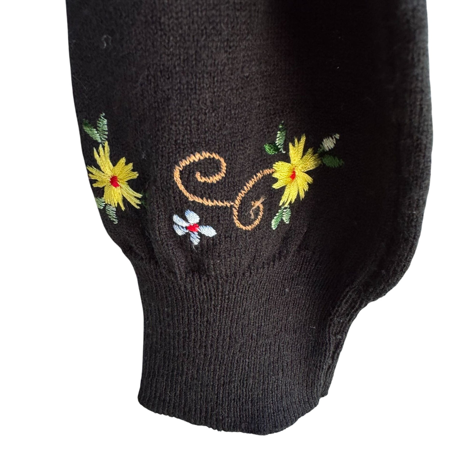 Vintage Womens Black Floral Embroidered Cottagecore V-Neck Long Sleeve Sweater L