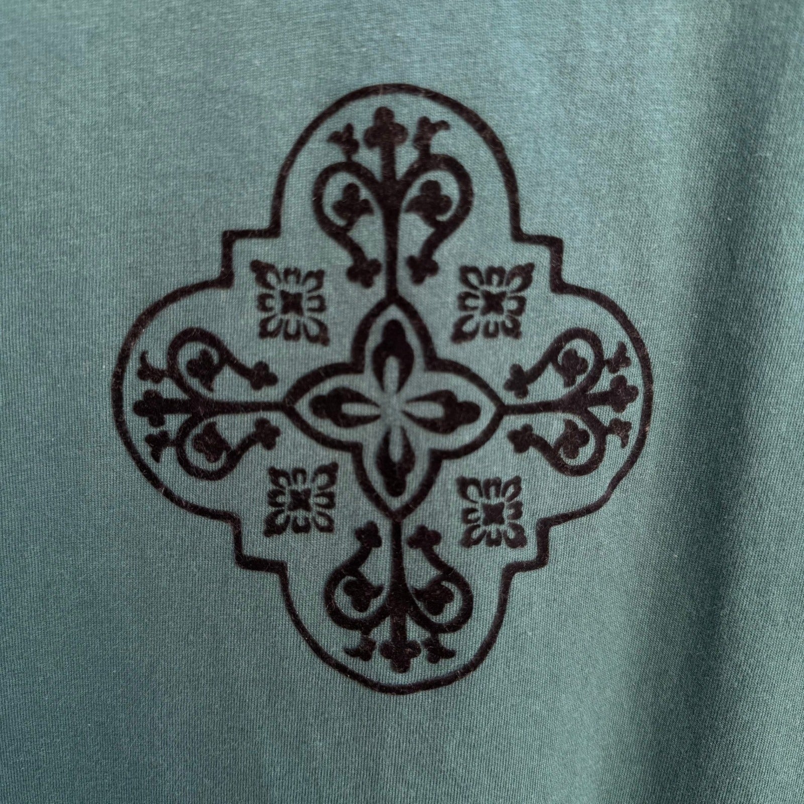 Liz & Co Womens Teal Green Long Sleeve Graphic T-Shirt Medallion Flocked Size S