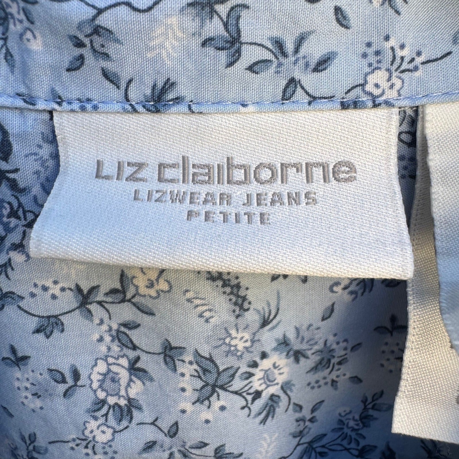 Liz Claiborne Vintage 90s Blue Floral Calico Button Up Cropped Shirt PM Cottage