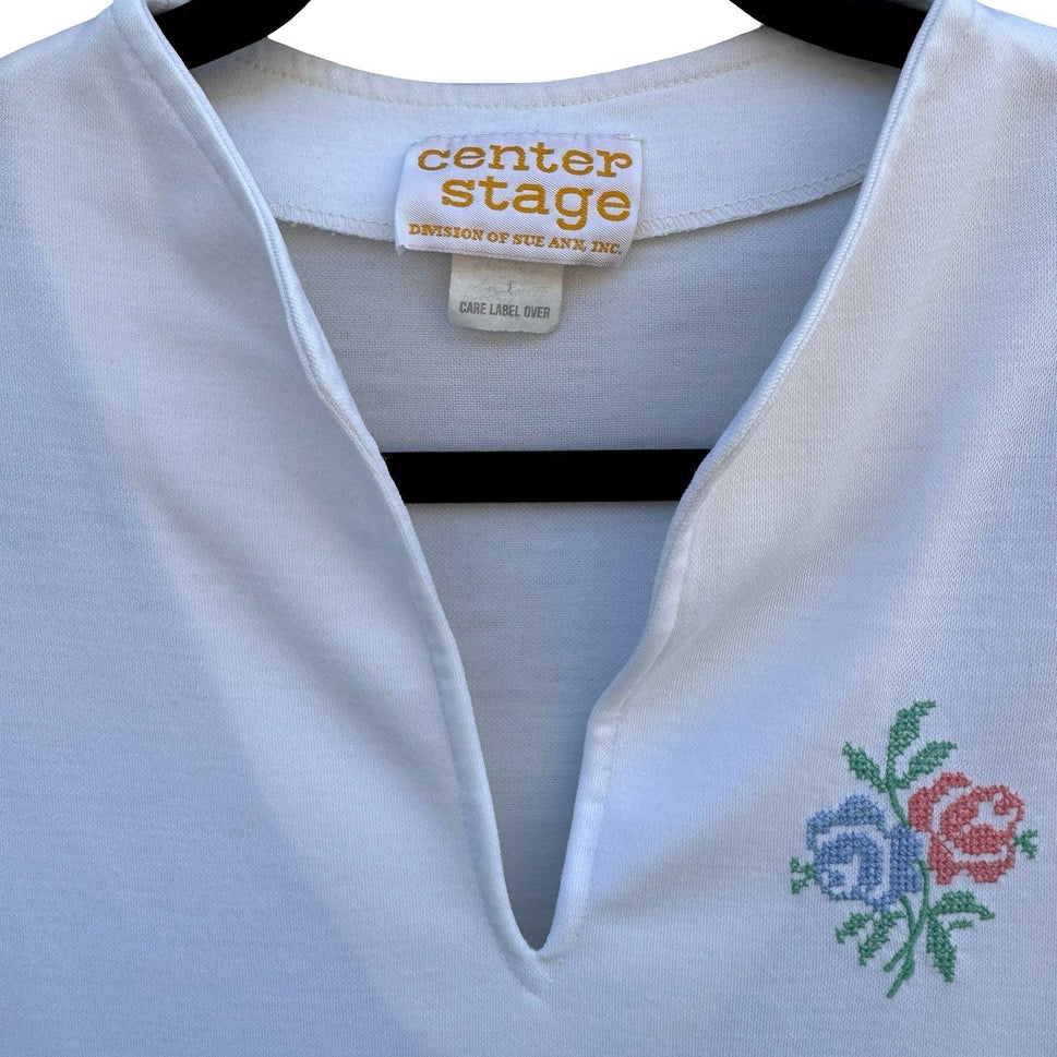 Center Stage Vintage 70s 80s White Floral Cross Stitch V-Neck Tie Top L Cottage