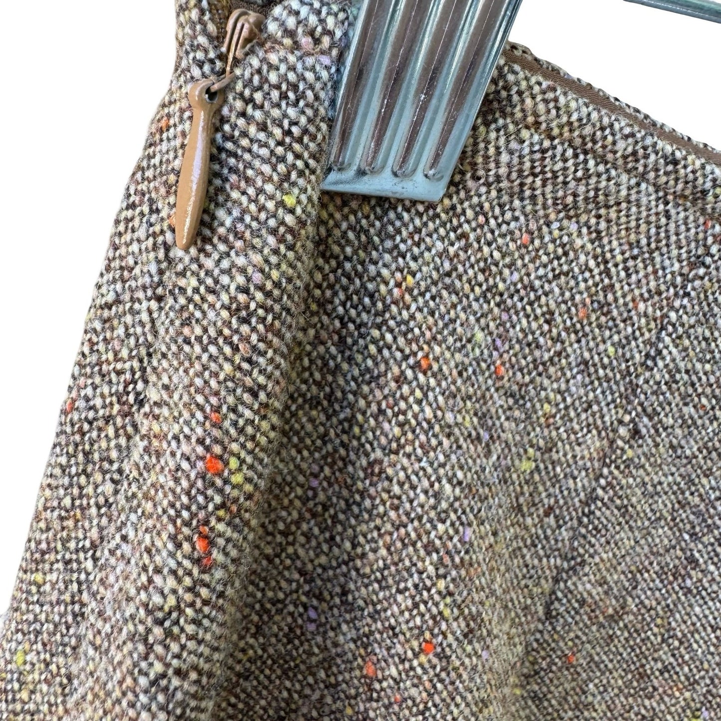 Tahari Vintage 90s Preppy Wool Blend Donegal Tweed Skirt Brown Faux Fur Trim 2