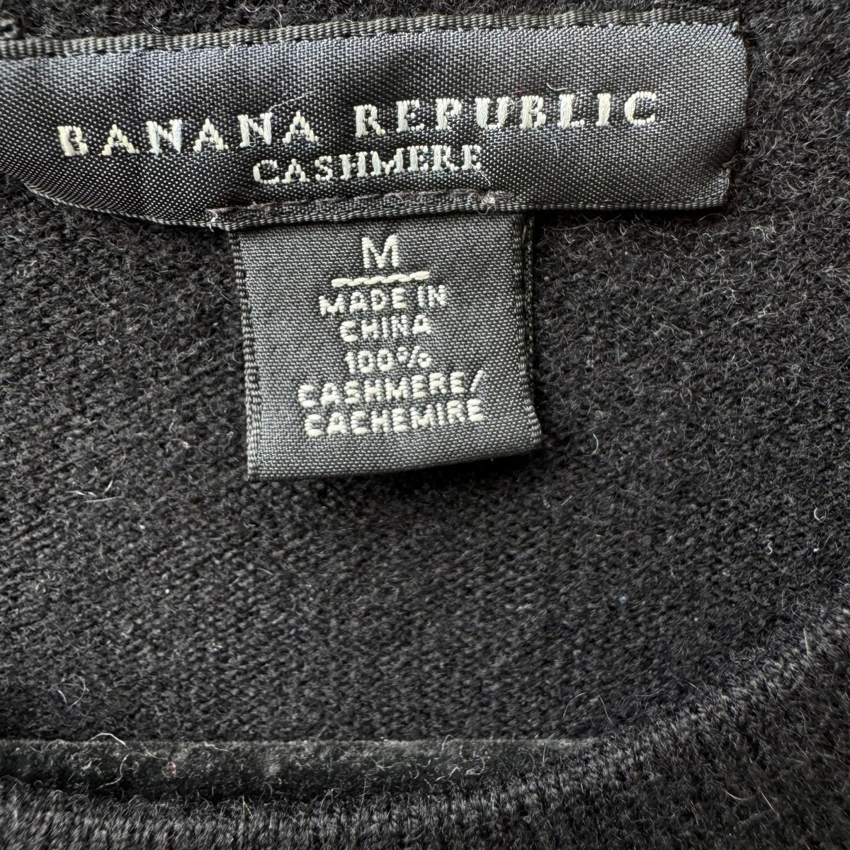 Banana Republic Vintage 100% Cashmere Quiet Luxury Minimalist Sweater Black M