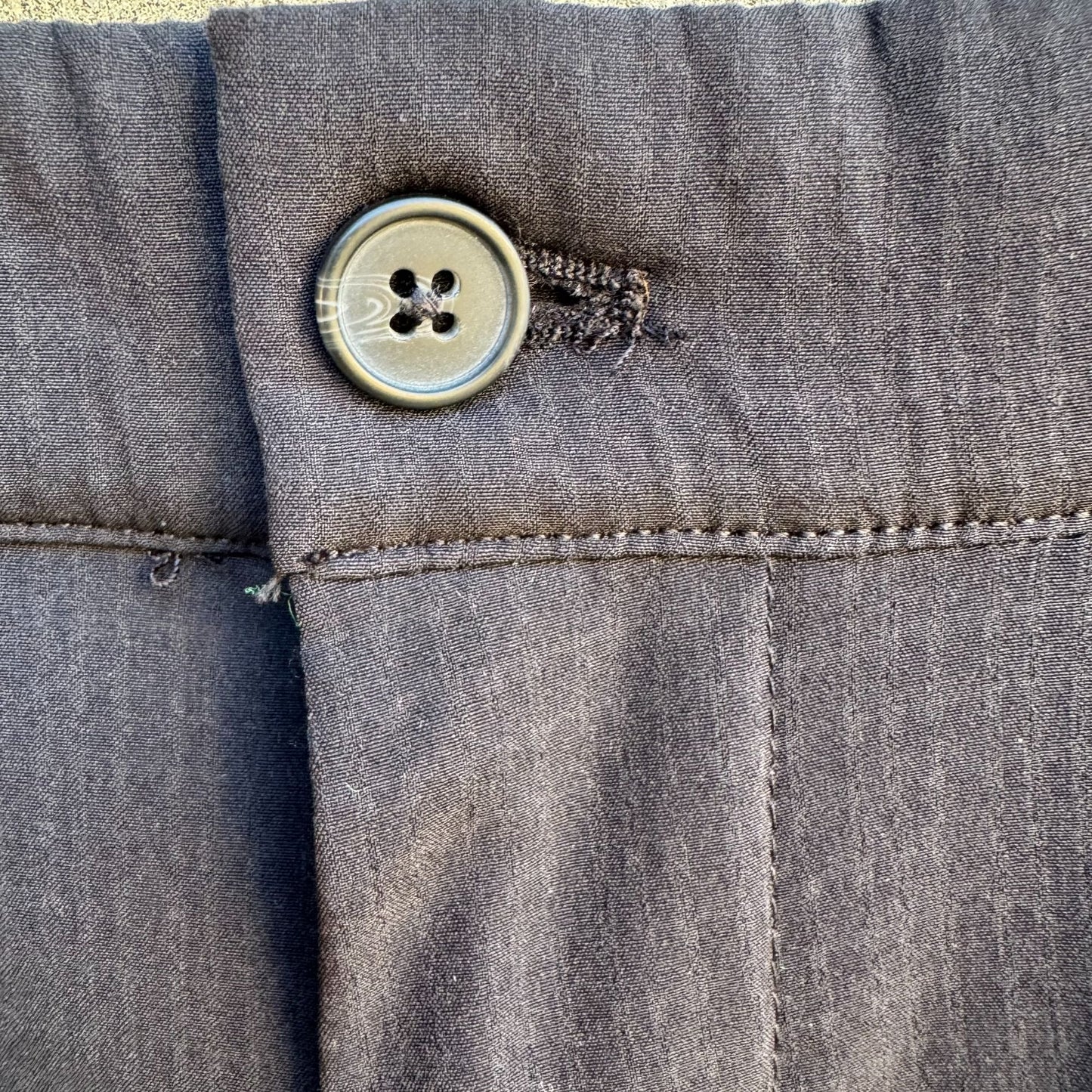 Greg Norman Mens Black Shark Lightweight Flat Front Microfiber Golf Shorts 38