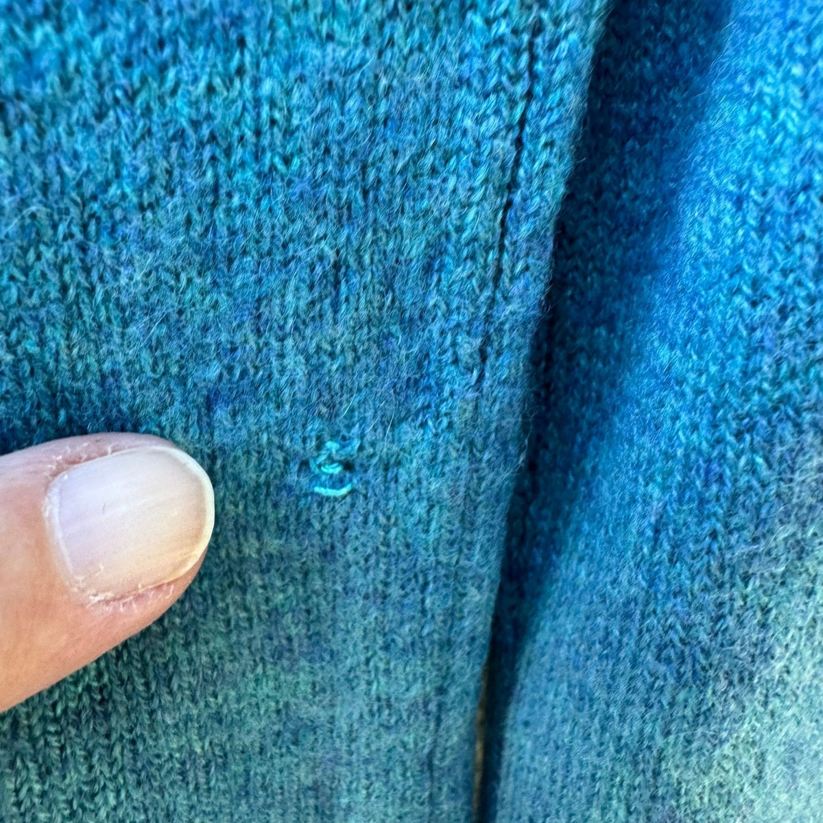 Tahari Pure Luxe 100% Cashmere Quiet Luxury Minimalist Pullover Sweater Teal M
