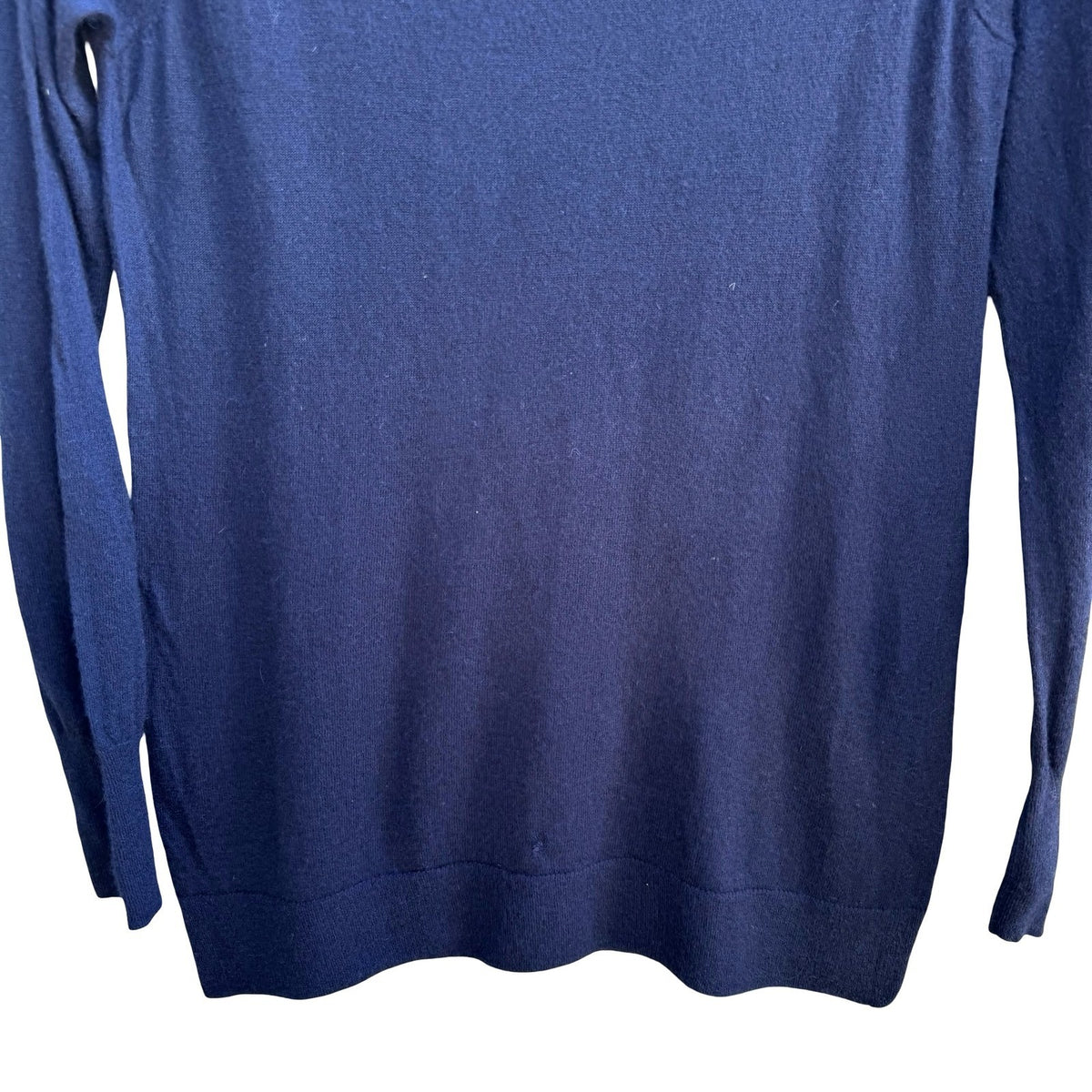 The Cashmere Project Quiet Luxury Minimalist Preppy Cold Shoulder Sweater Navy M