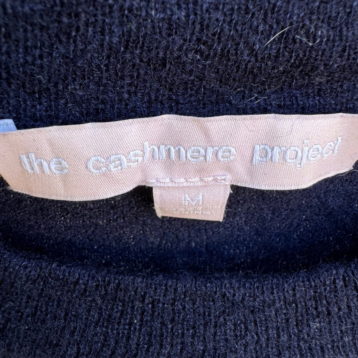 The Cashmere Project Quiet Luxury Minimalist Preppy Cold Shoulder Sweater Navy M