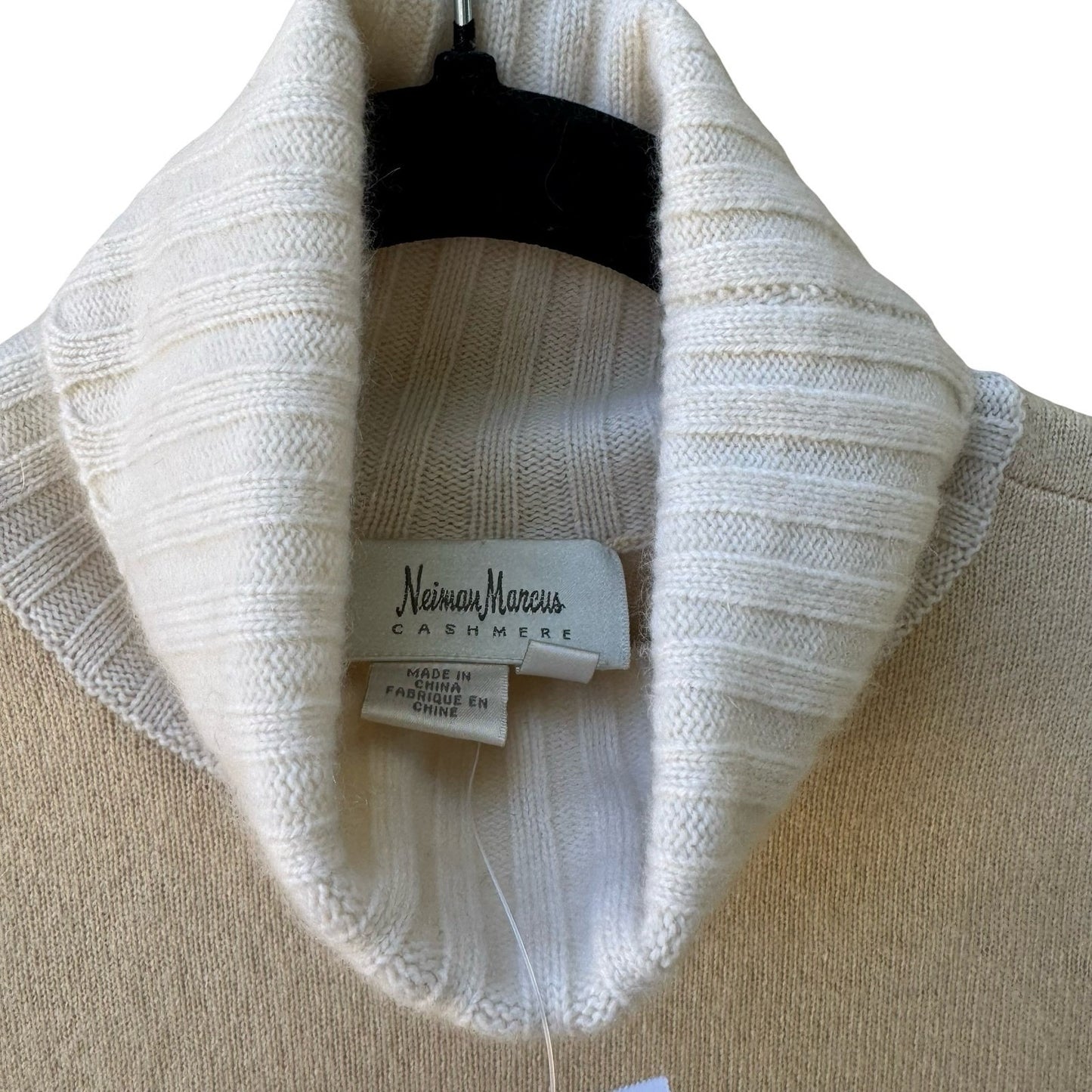 Neiman Marcus Cashmere Quiet Luxury Old Money Minimalist Turtleneck Sweater NEW