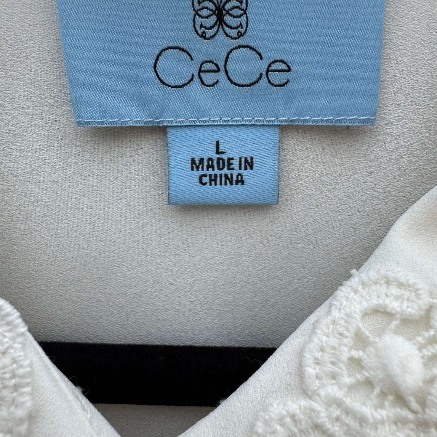 CeCe Spice Market Sleeveless Lace Trim Blouse Lt Cream Gold Buttons Large NEW