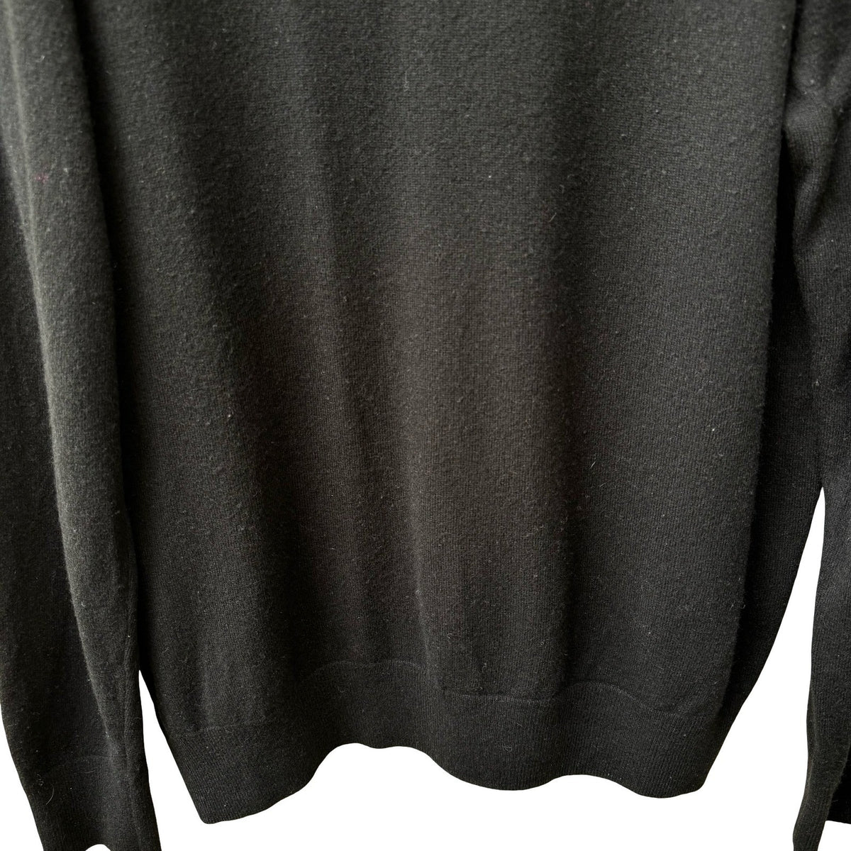 Uniqlo 100% Cashmere Quiet Luxury Minimalist Old Money Cozy Sweater Mens Black L