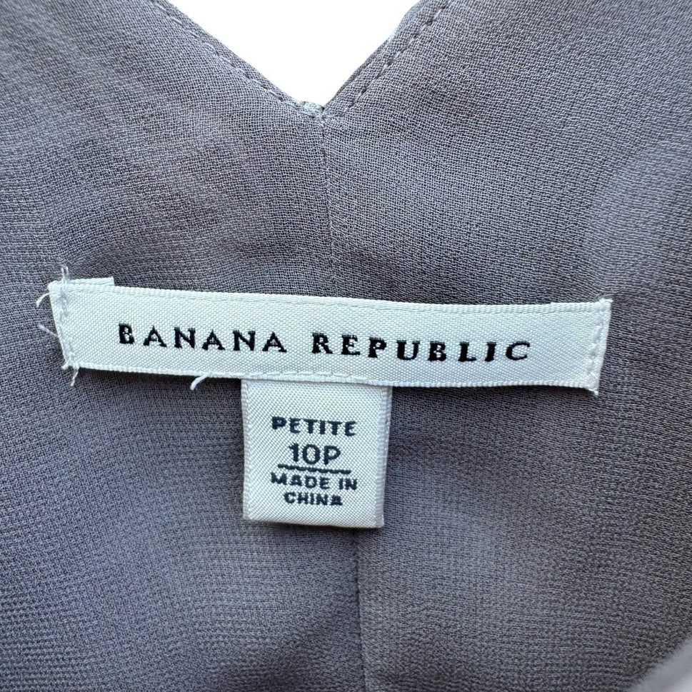 Banana Republic Gray Floral Silk V-Neck Empire Waist Blouse 10P Romantic Luxury