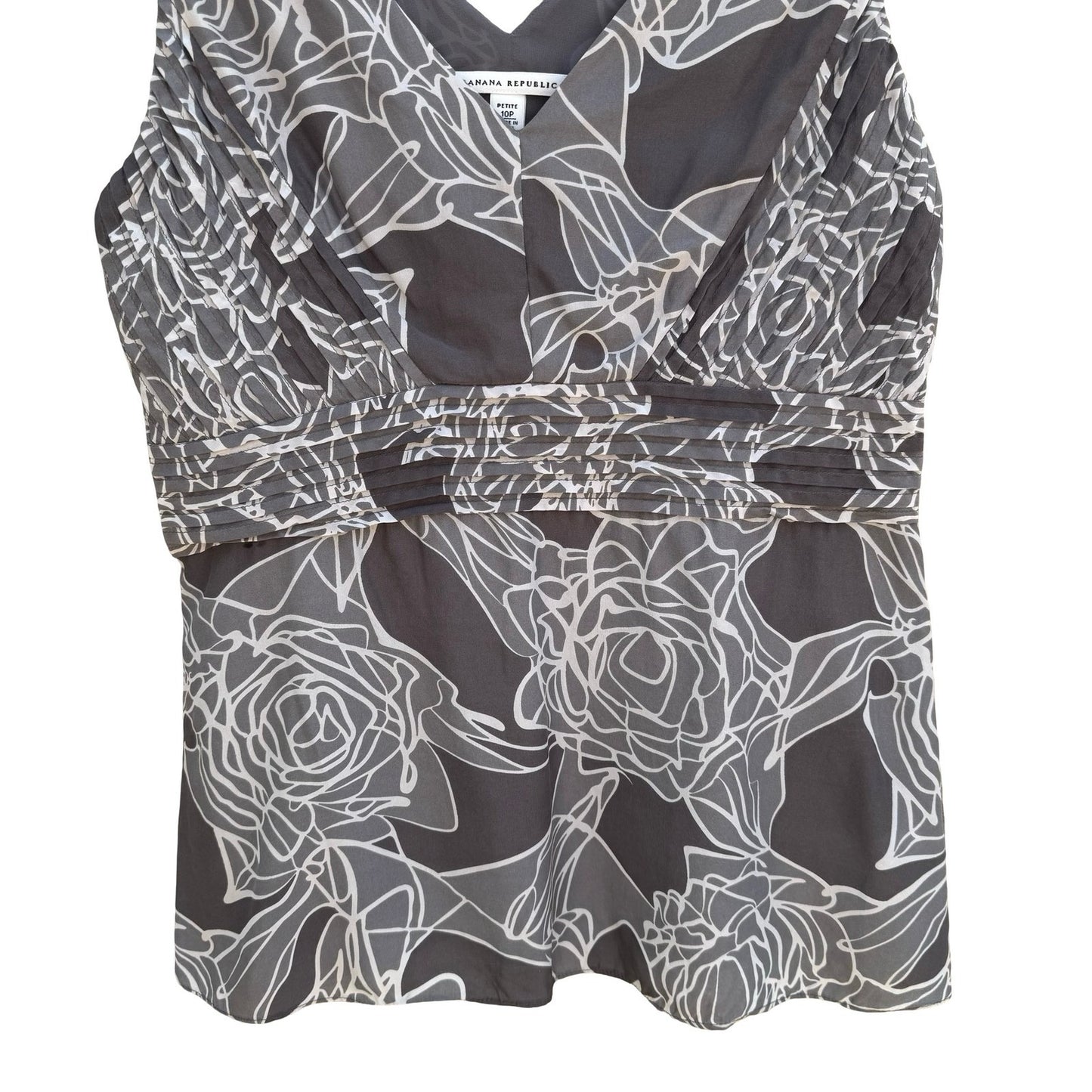 Banana Republic Gray Floral Silk V-Neck Empire Waist Blouse 10P Romantic Luxury
