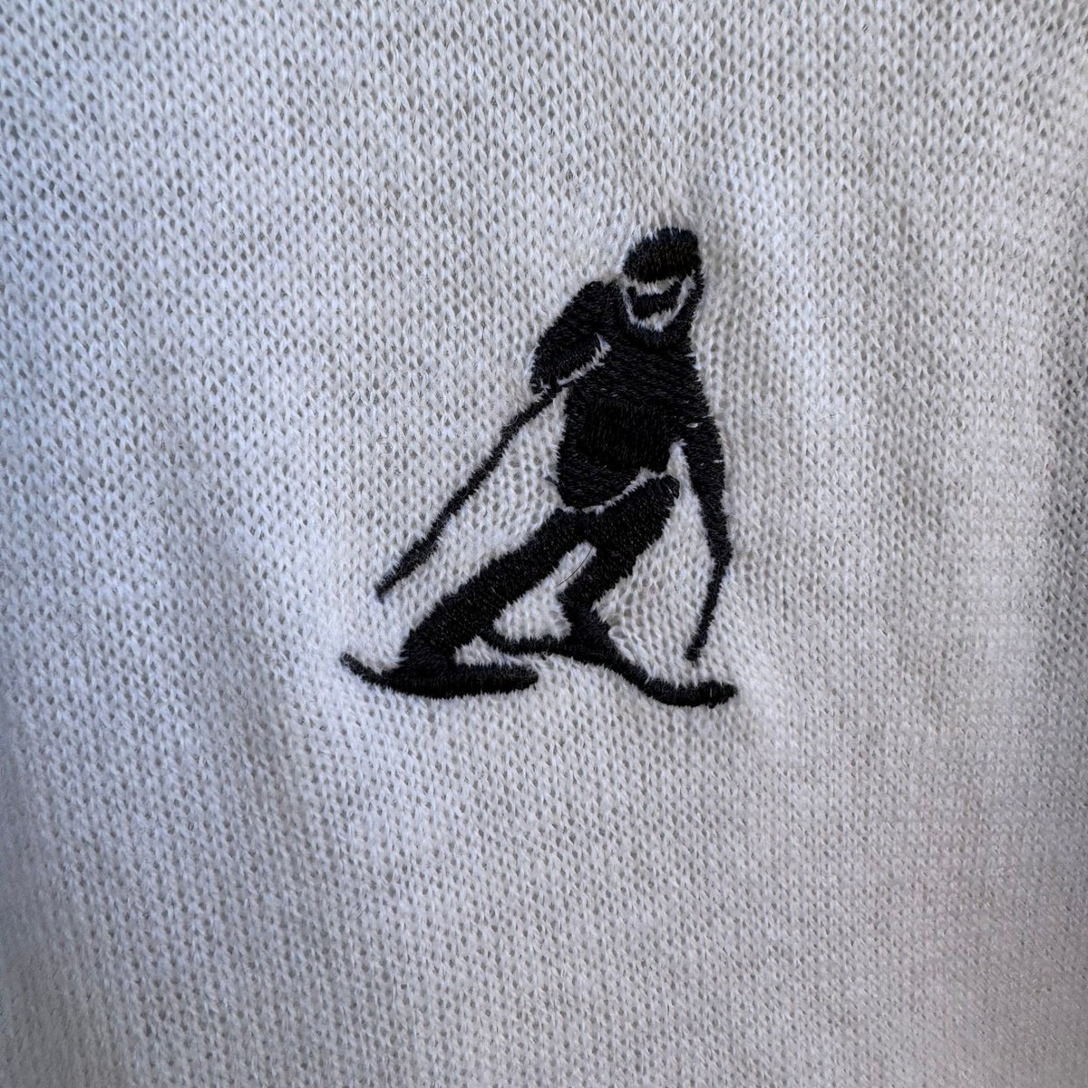 Brodie Cashmere Skier Luxury Whimsical Embroidered Mock Neck Novelty Sweater M