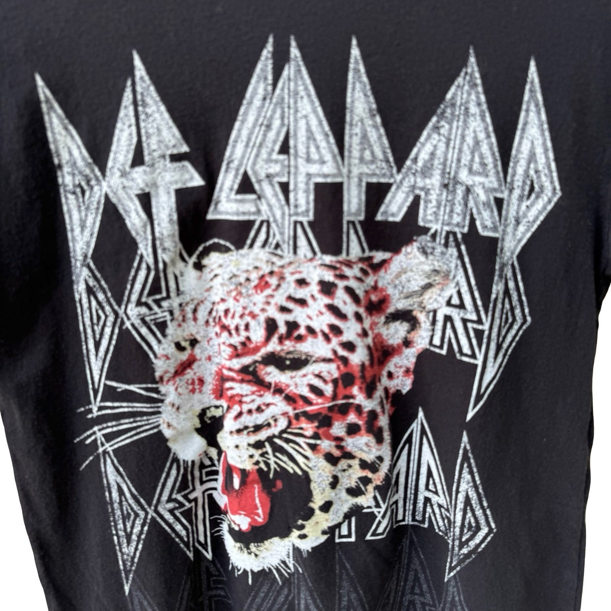 Def Leppard Graphic Leopard Logo 80s Rock Band Concert T-Shirt Black Womens XS
