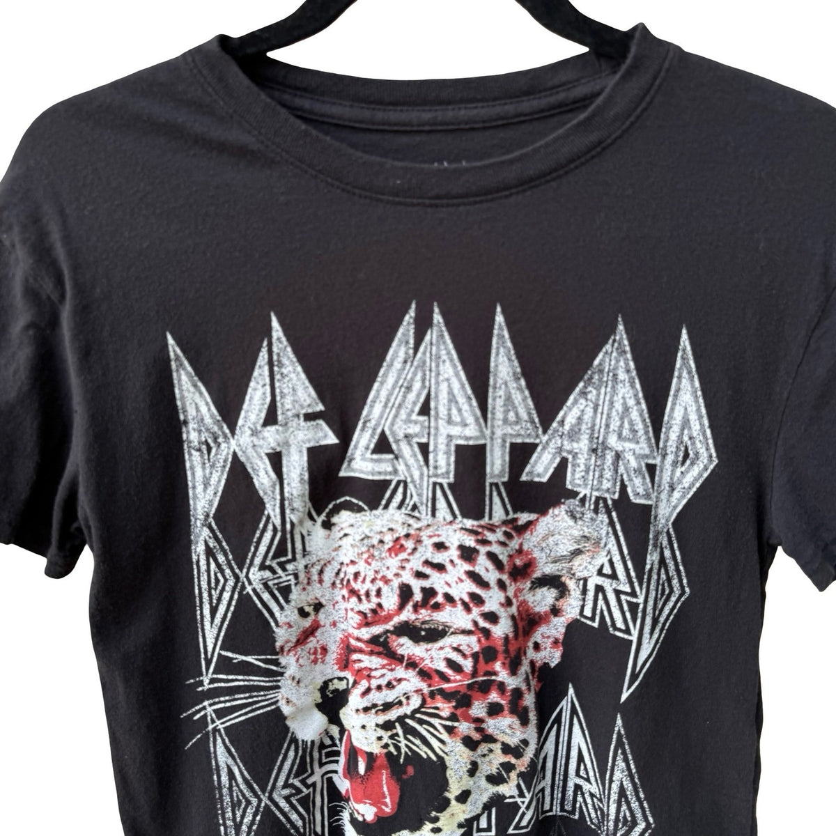 Def Leppard Graphic Leopard Logo 80s Rock Band Concert T-Shirt Black Womens XS