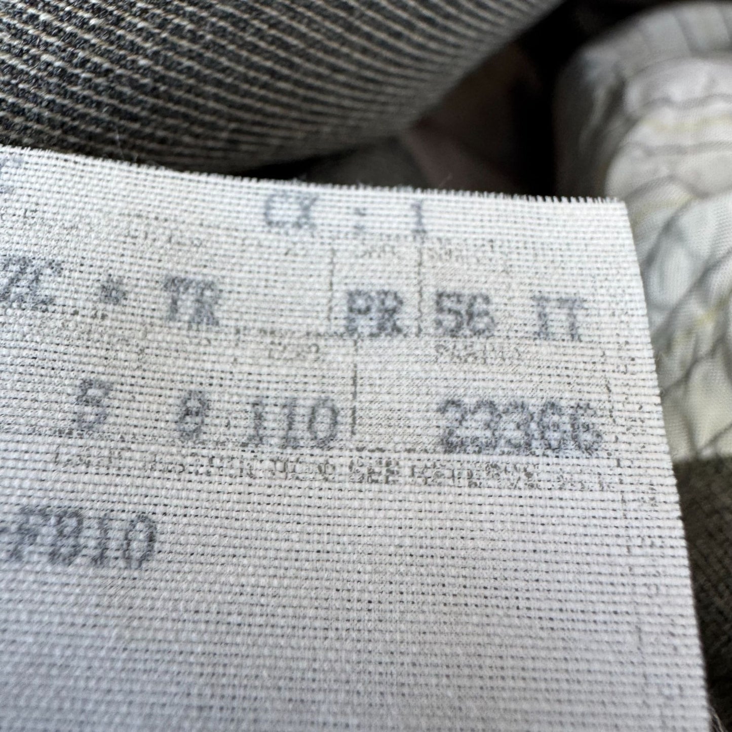 Ermenegildo Zegna For Neiman Marcus Mens Gray Suit 2-Piece Wool Blend Italy 56IT