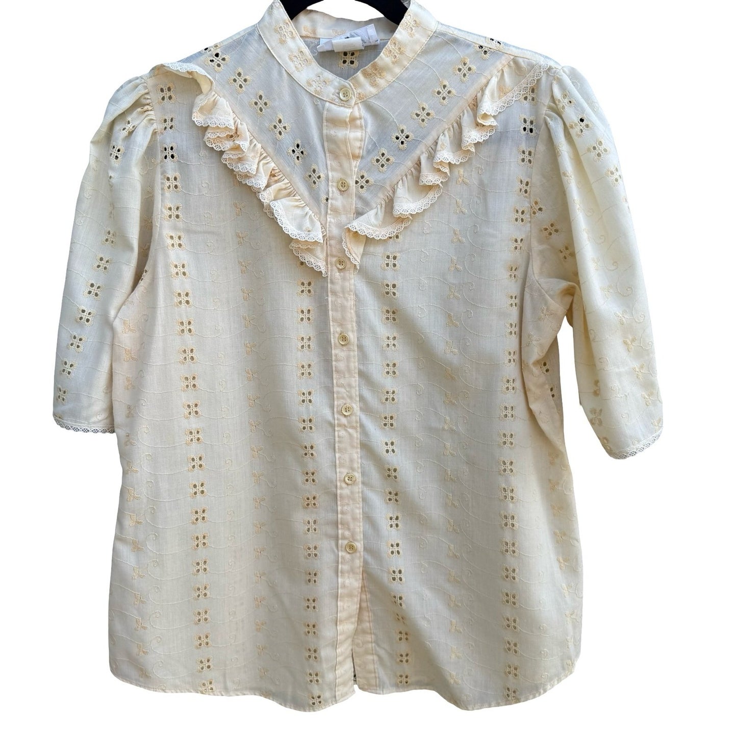 Shapely Vintage 70s 80s Cottagecore Eyelet Ruffle Bib Blouse Puff Sleeve Cream L