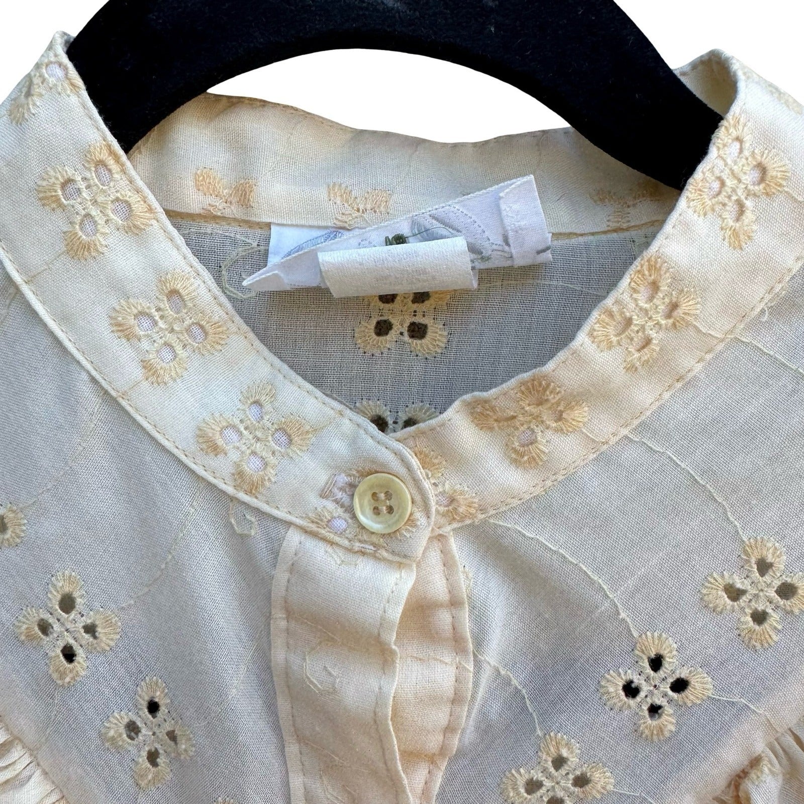 Shapely Vintage 70s 80s Cottagecore Eyelet Ruffle Bib Blouse Puff Sleeve Cream L
