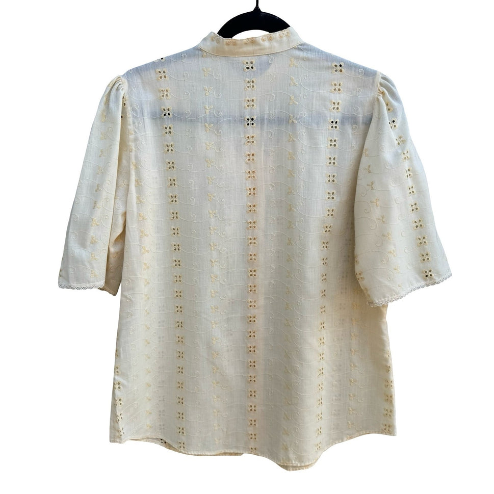 Shapely Vintage 70s 80s Cottagecore Eyelet Ruffle Bib Blouse Puff Sleeve Cream L
