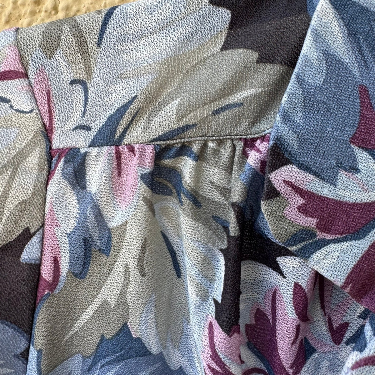 Jillian Vintage 80s 90s Boho Coastal Grandmacore Tropical Leaf Roll Tab Blouse
