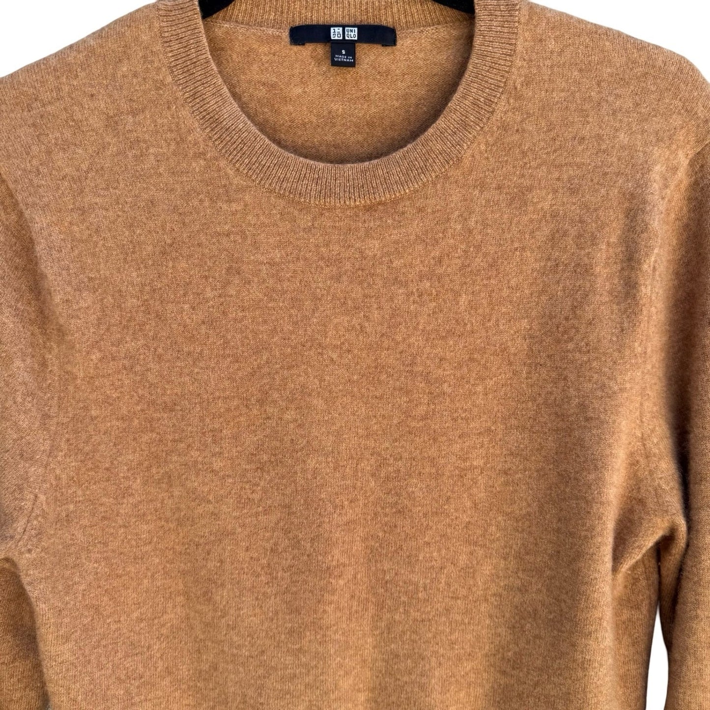 Uniqlo 100% Cashmere Crewneck Sweater Minimalist Quiet Luxury Preppy Tan Mens S
