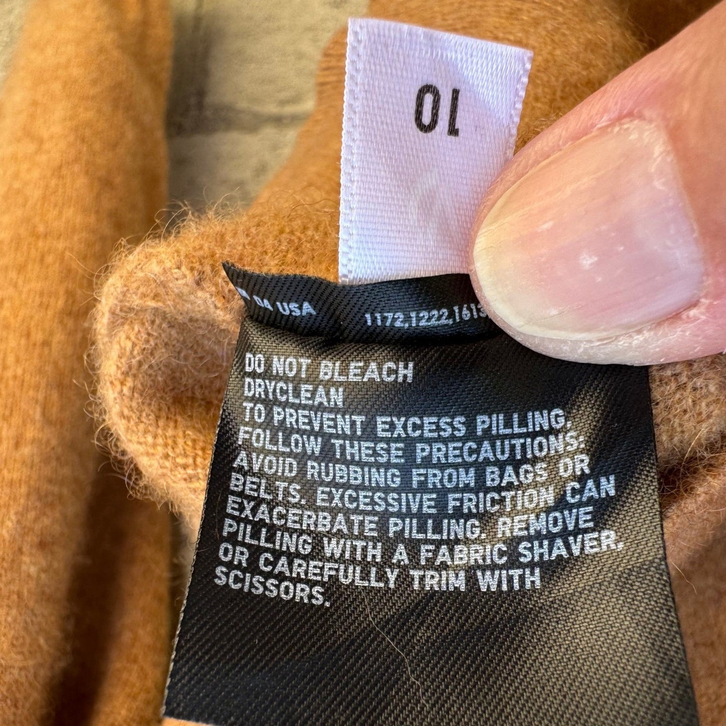 Uniqlo 100% Cashmere Crewneck Sweater Minimalist Quiet Luxury Preppy Tan Mens S