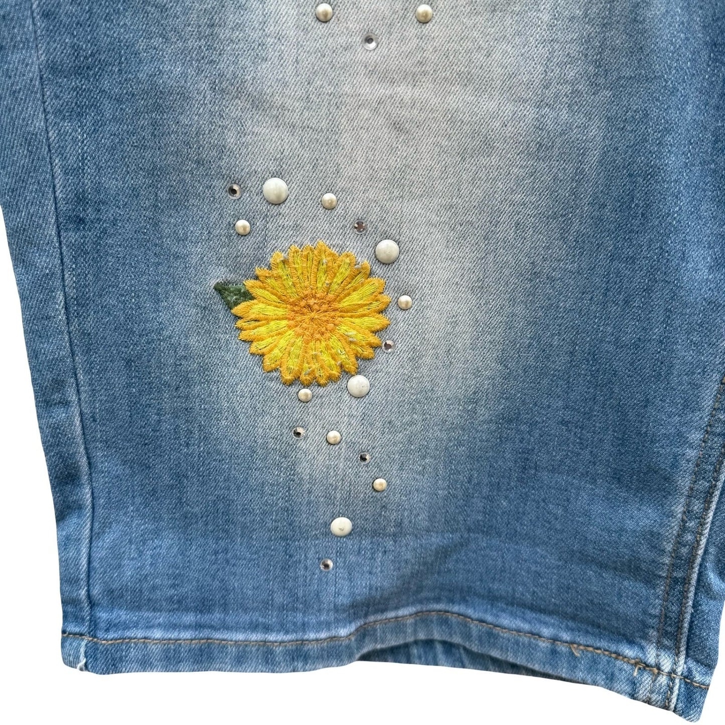 Hydraulic Nolita Curvy Bermuda Shorts Size 12 Sunflower Embroidered Pearl Denim