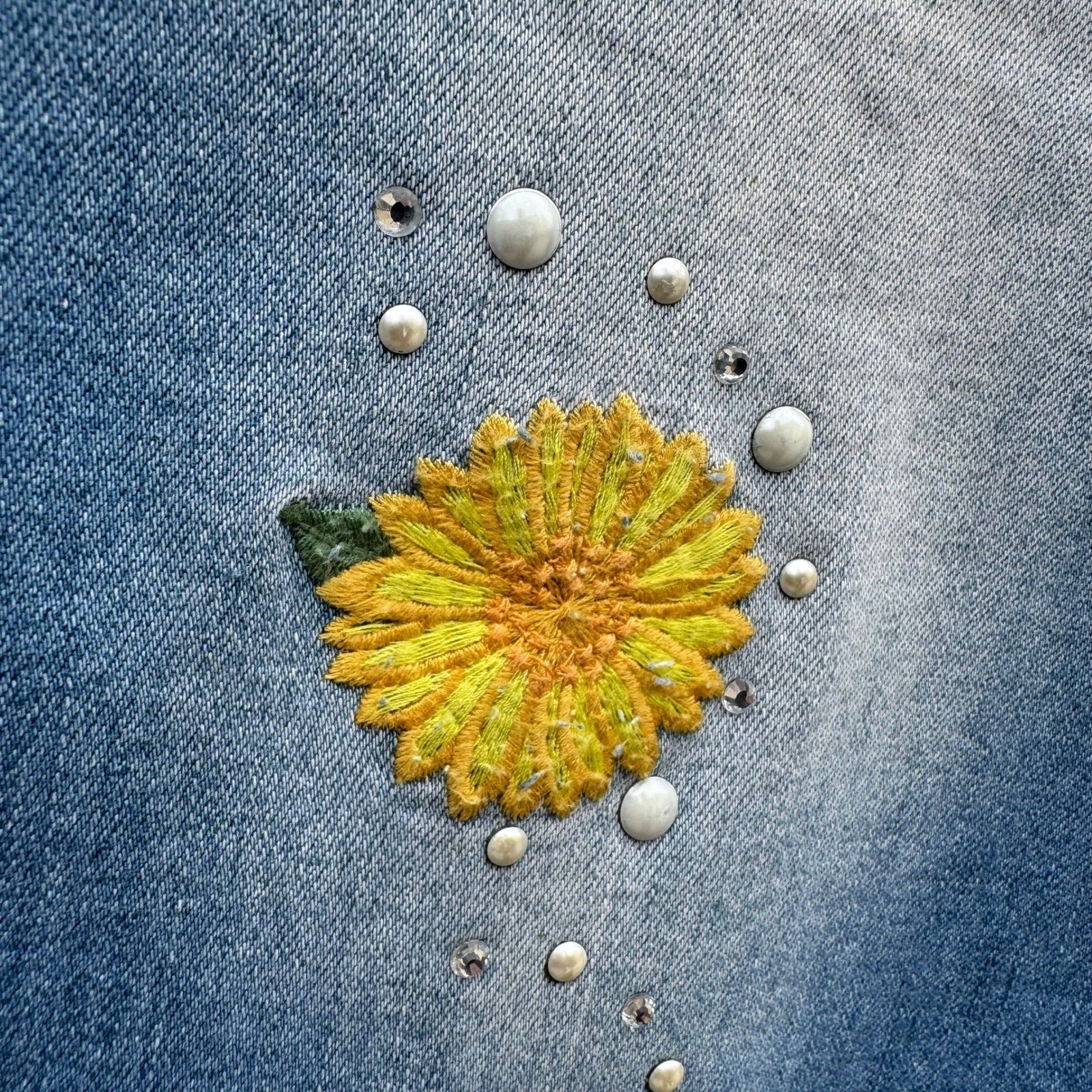 Hydraulic Nolita Curvy Bermuda Shorts Size 12 Sunflower Embroidered Pearl Denim