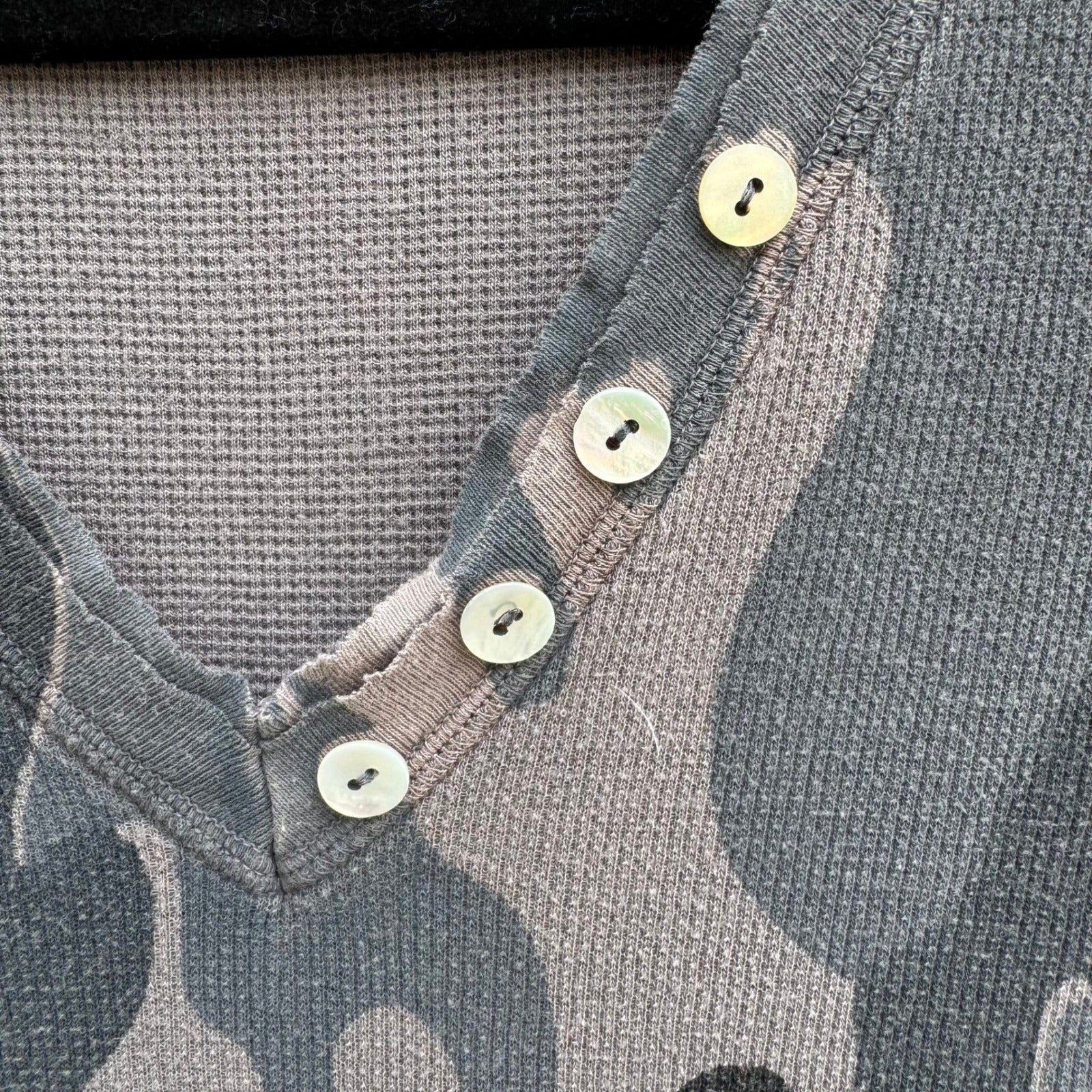 Michael Stars Y2K Grey Camo Waffle Knit Thermal V-Neck Henley Top OS Gorpcore