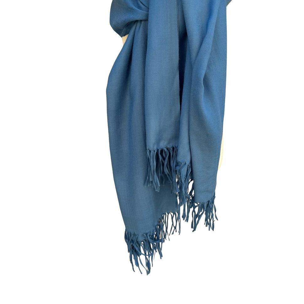 BCBG Max Azria 100% Cashmere Luxury Minimalist Scarf Coastal Fringed Wrap NEW