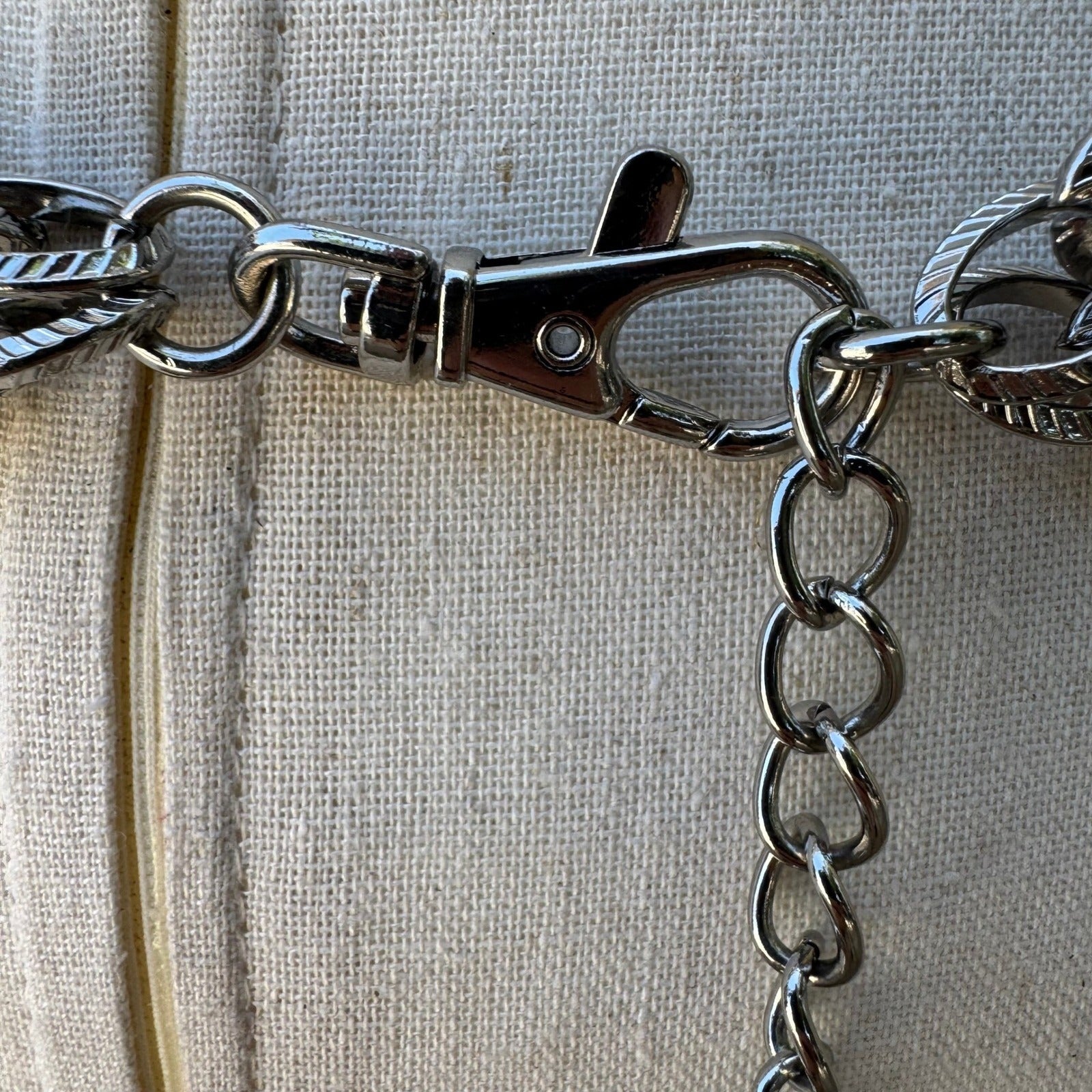 Vintage Y2K Grunge Punk Silver Tone Triple Strand Textured Adjustable Chain Belt