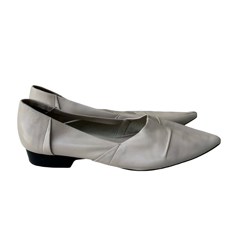 Dollhouse Pleasant Leather Minimalist Pleated Pointed Toe Flats Beige Womens 10M
