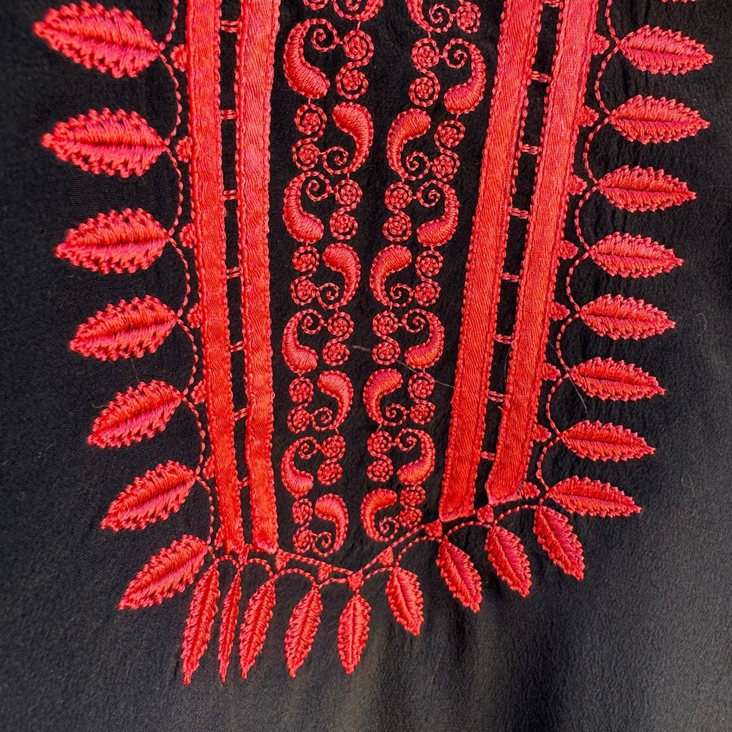 Diane Gilman Womens Black 100% Silk Embroidered Split Neck Blouse Top Size M NEW