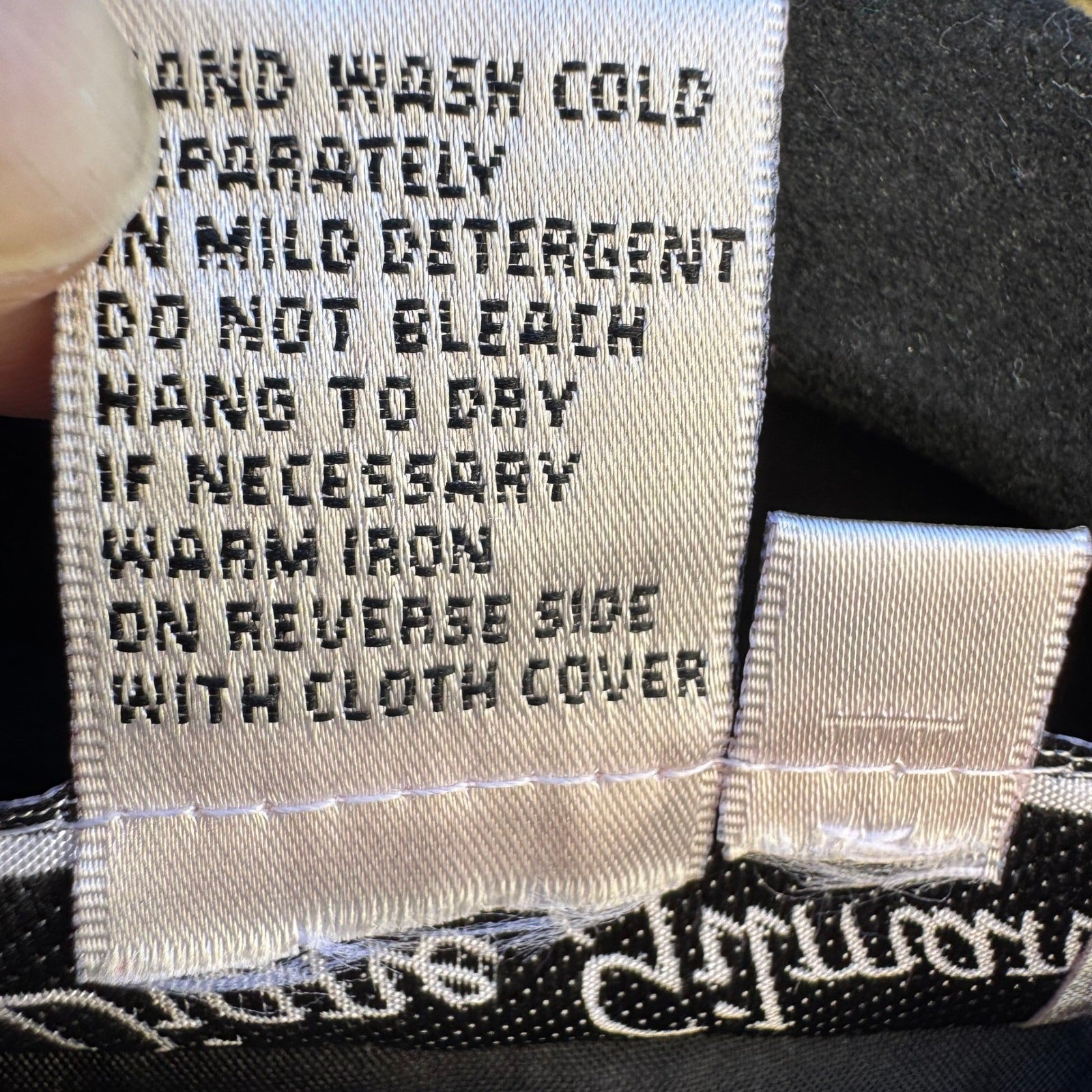 Diane Gilman Womens Black 100% Silk Embroidered Split Neck Blouse Top Size M NEW