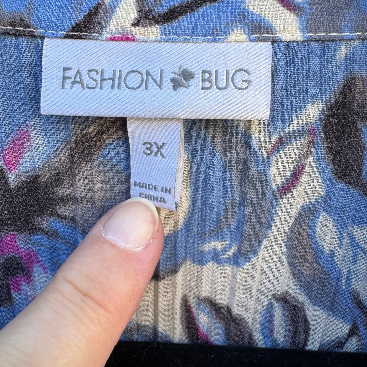 Fashion Bug Womens 3X Pleated Button-Up Flared Sleeve Vibrant Abstract Blouse