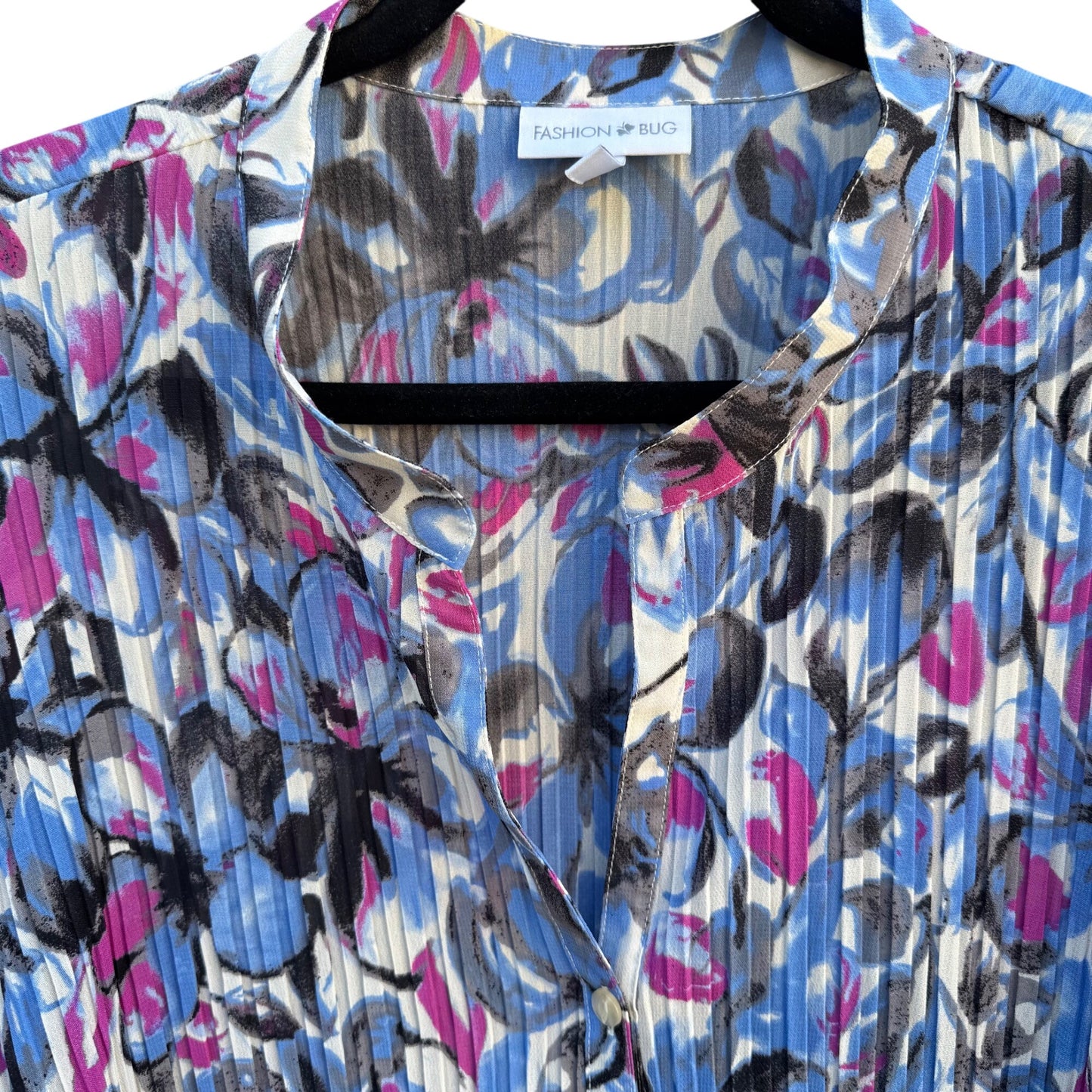 Fashion Bug Womens 3X Pleated Button-Up Flared Sleeve Vibrant Abstract Blouse