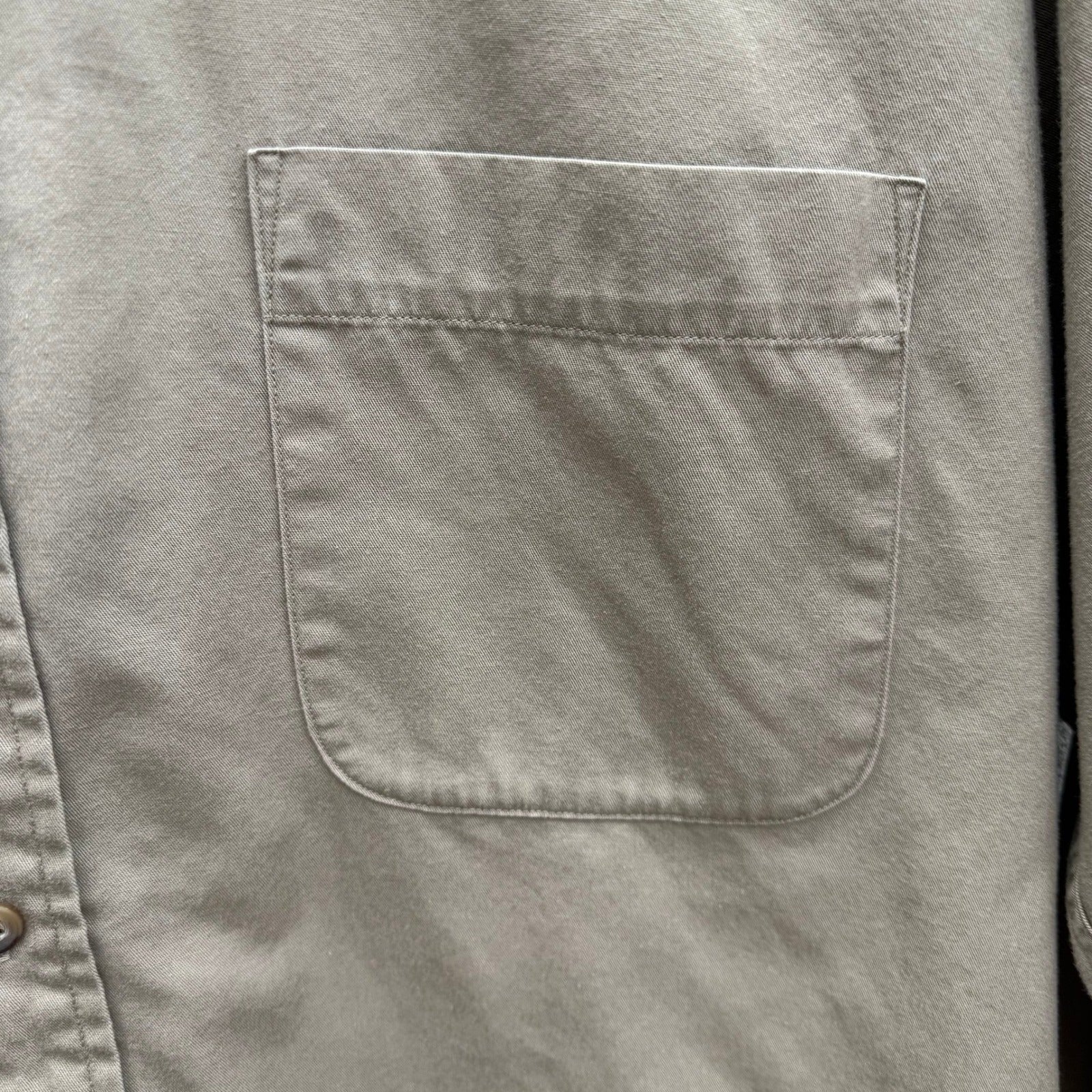 Eddie Bauer AKA Vintage Mens Khaki Tan Cotton Twill Button Down Shirt 17 36/37