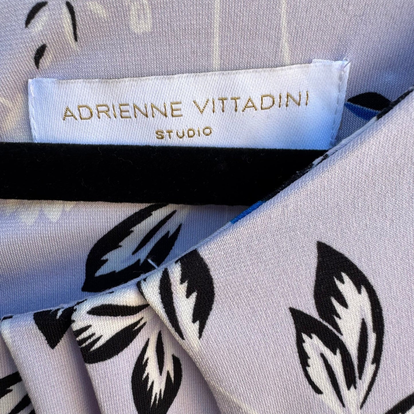 Adrienne Vittadini Studio Professional Floral Sleeveless Pleated Neck Blouse L