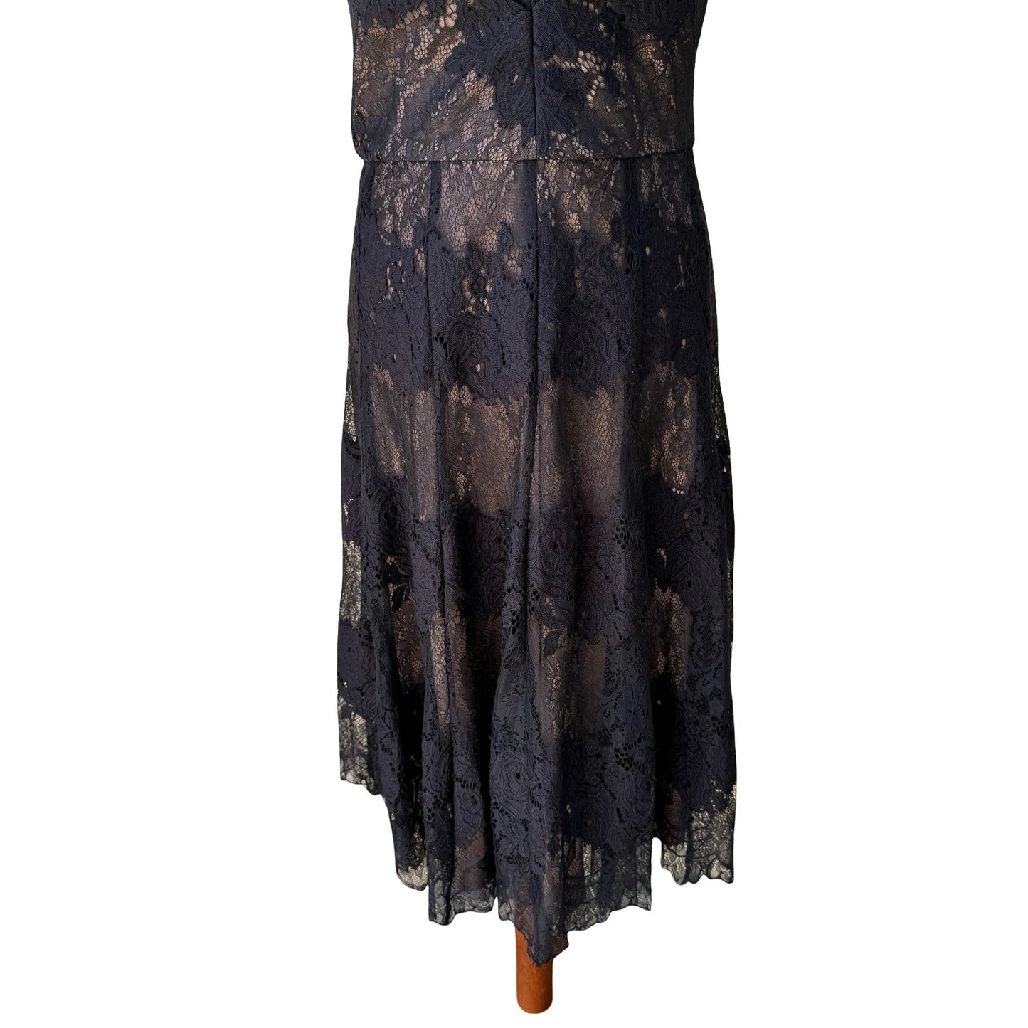 Vera Wang Romantic Feminine Floral Lace Chic Wedding Guest Cocktail Dress LBD 14
