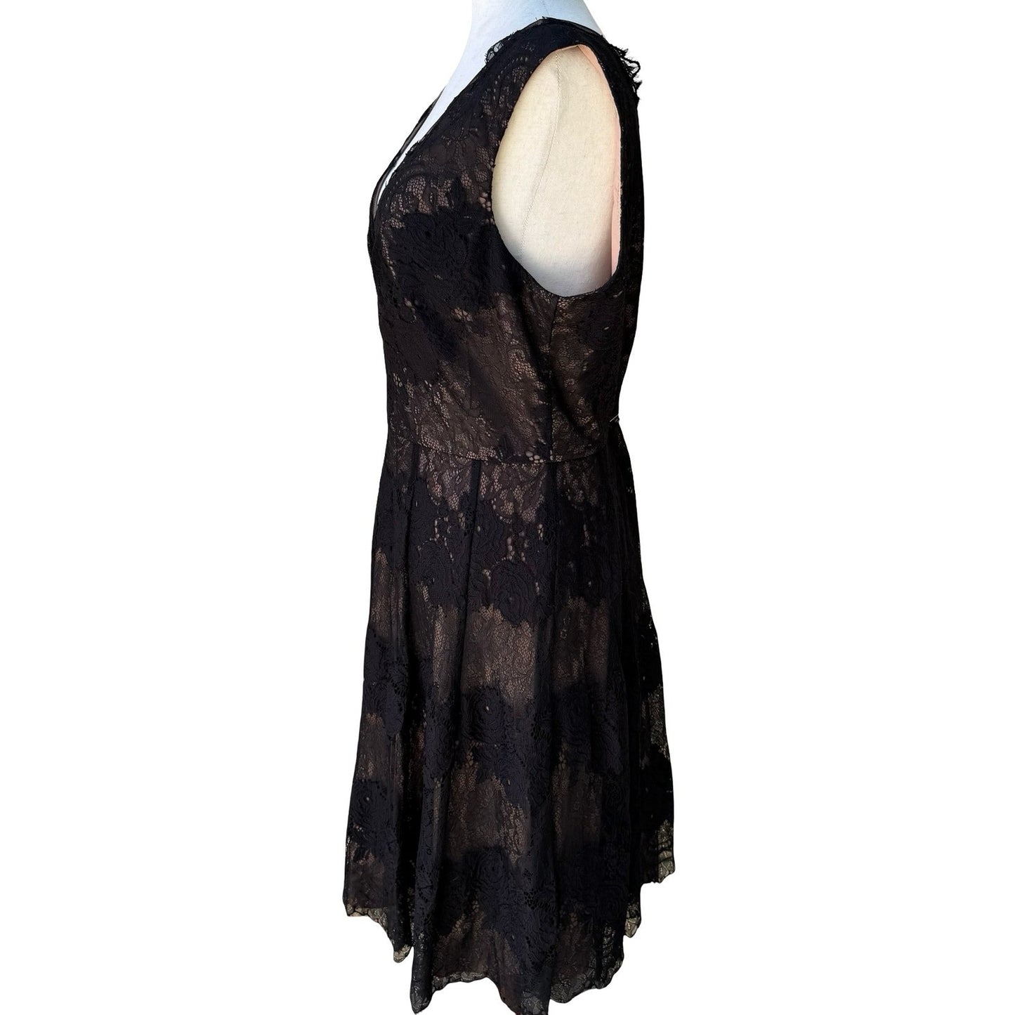 Vera Wang Romantic Feminine Floral Lace Chic Wedding Guest Cocktail Dress LBD 14