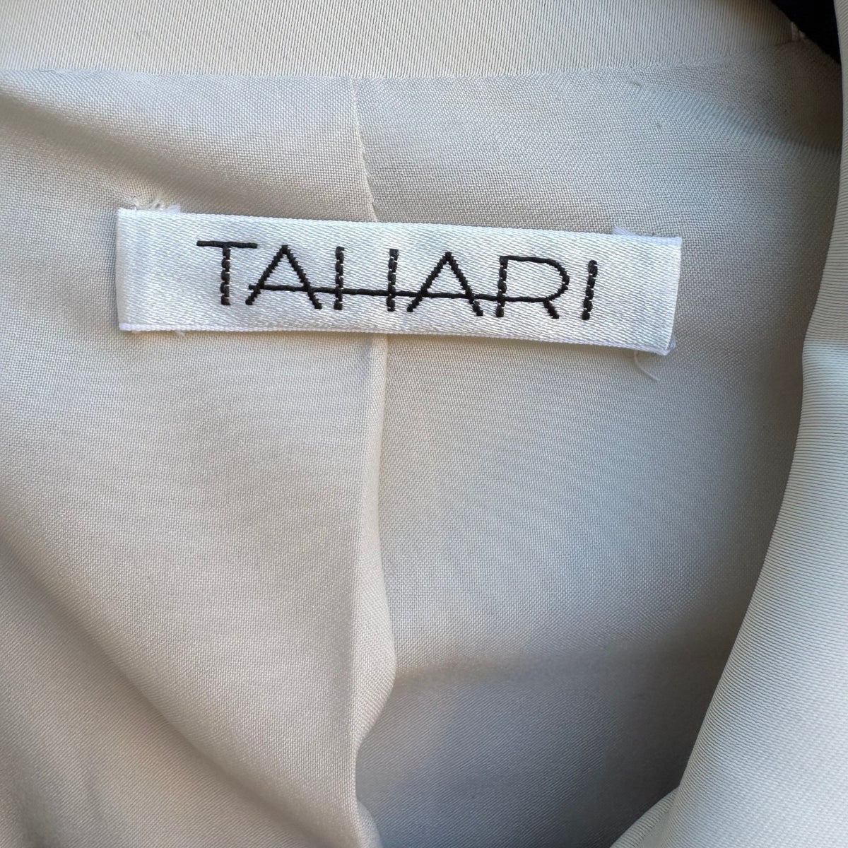 Tahari Minimalist Longline Quiet Luxury Tailored Neutral Blazer Jacket Coat 8