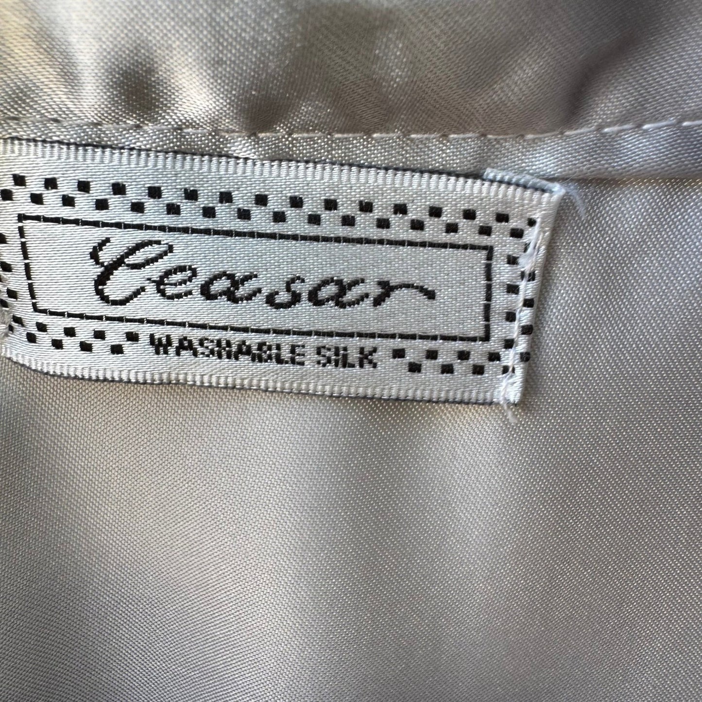 Ceasar Vintage 80s 90s Silver Washable Silk Dragon Embroidered Kimono Robe OS