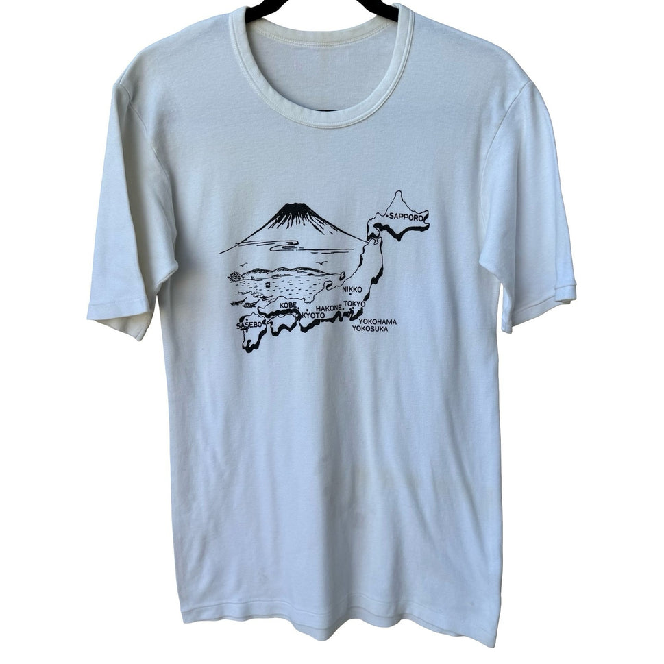 Vintage Japan Mount Fuji Souvenir Graphic T-Shirt White Short Sleeve Crewneck
