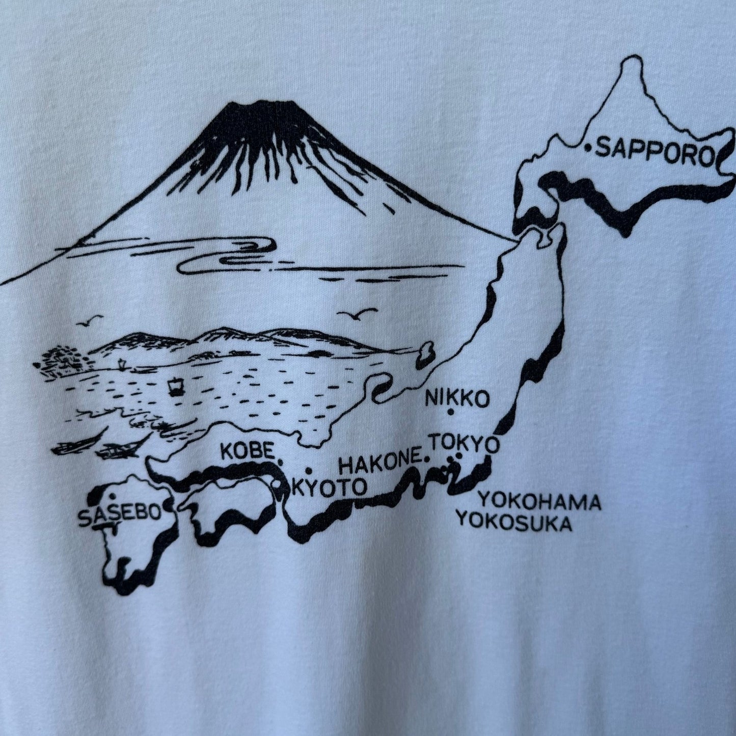 Vintage Japan Mount Fuji Souvenir Graphic T-Shirt White Short Sleeve Crewneck