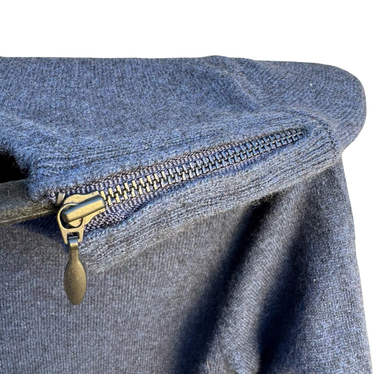 Kinross Cashmere Minimalist Preppy Back Pleat Zip Shoulder Tunic Sweater Navy M