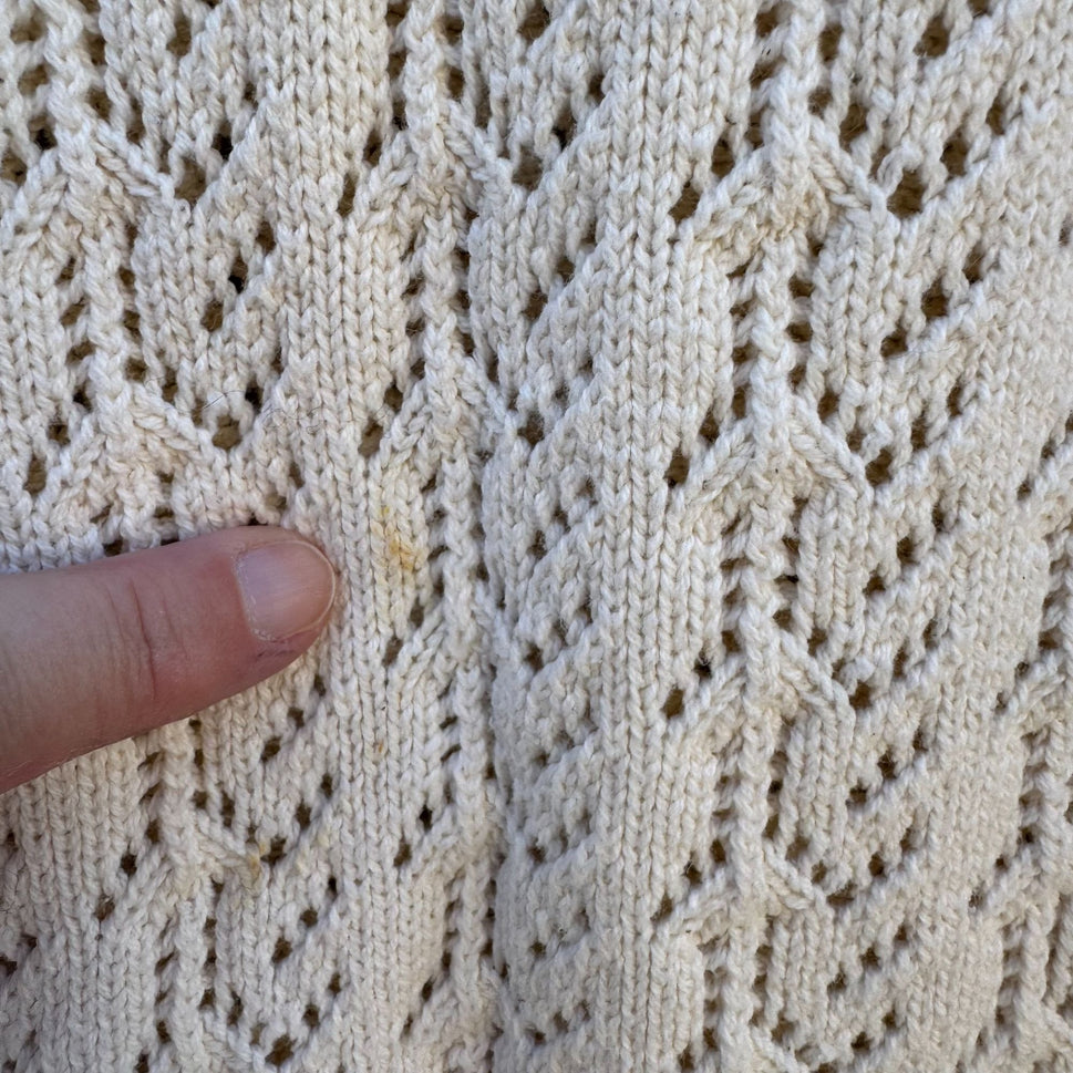 Vintage 80s Womens Cream Scalloped V-Neck Crochet Pointelle Knit Sweater Cottage