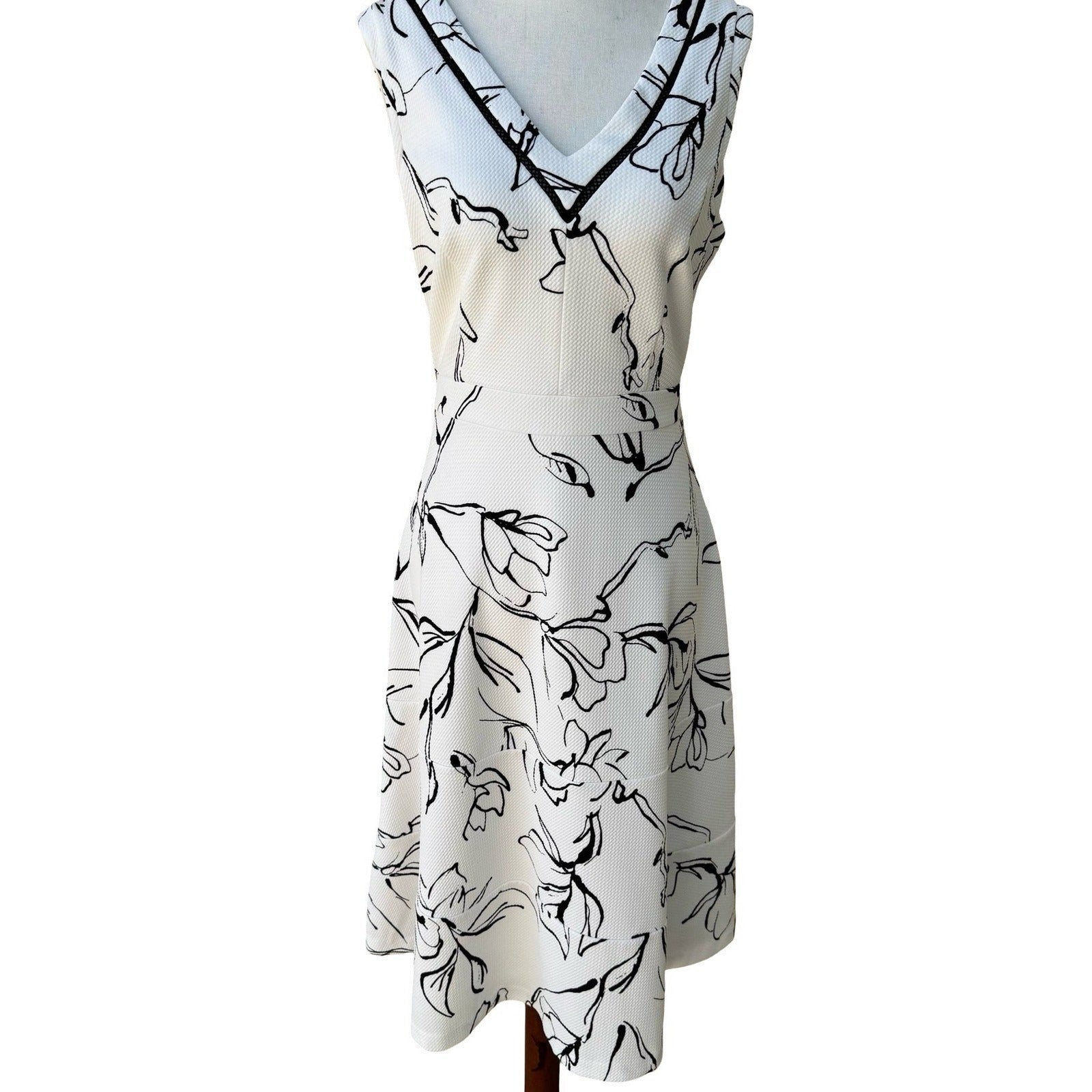 Karl Lagerfeld Paris Minimalist Garden Party Floral Fit Flare A Line Dress 10