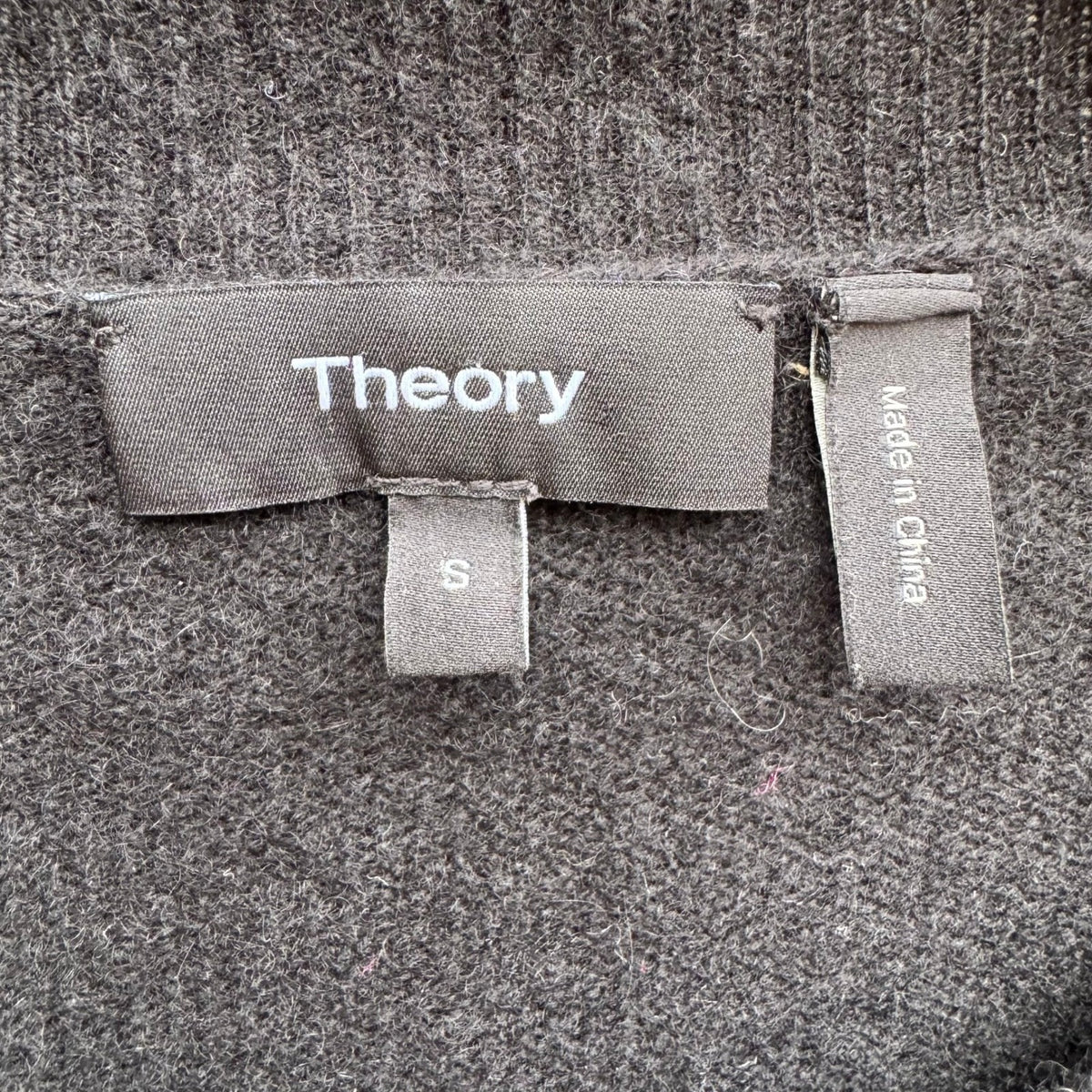 Theory Karenia 100% Cashmere Quiet Luxury Minimalist Oversized Sweater S