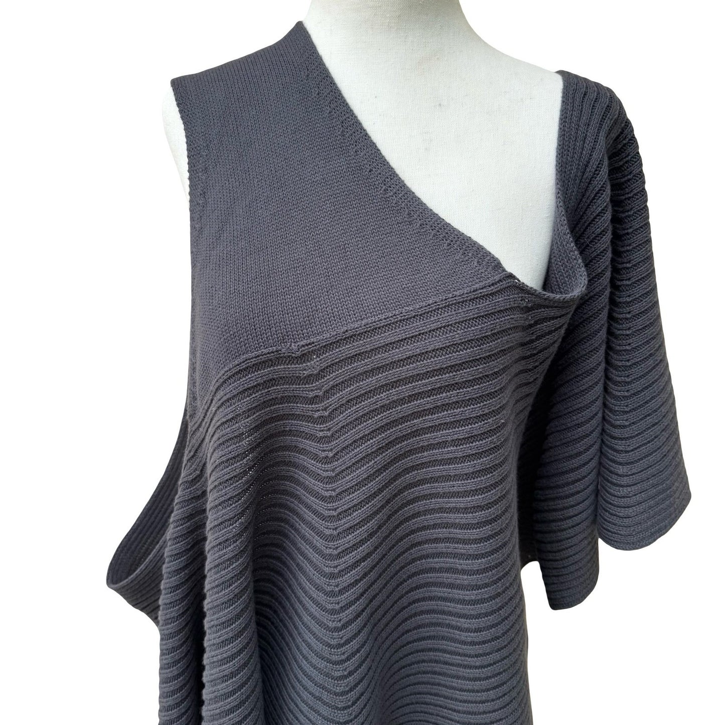Laurie B Anthropologie Y2K Avant Garde Asymmetric Knit Poncho Sweater Lagenlook