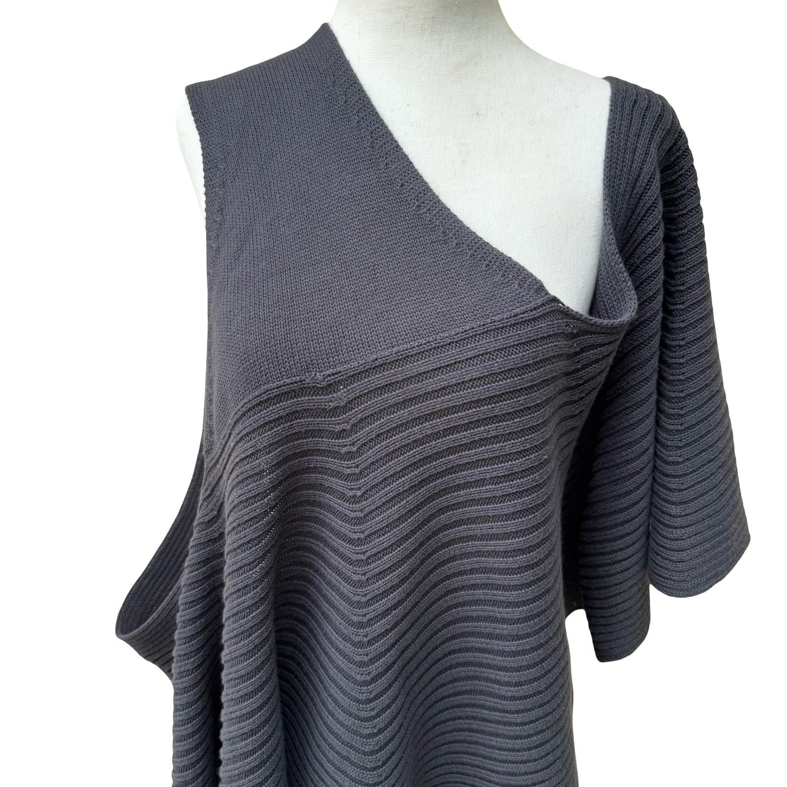 Laurie B Anthropologie Y2K Avant Garde Asymmetric Knit Poncho Sweater Lagenlook